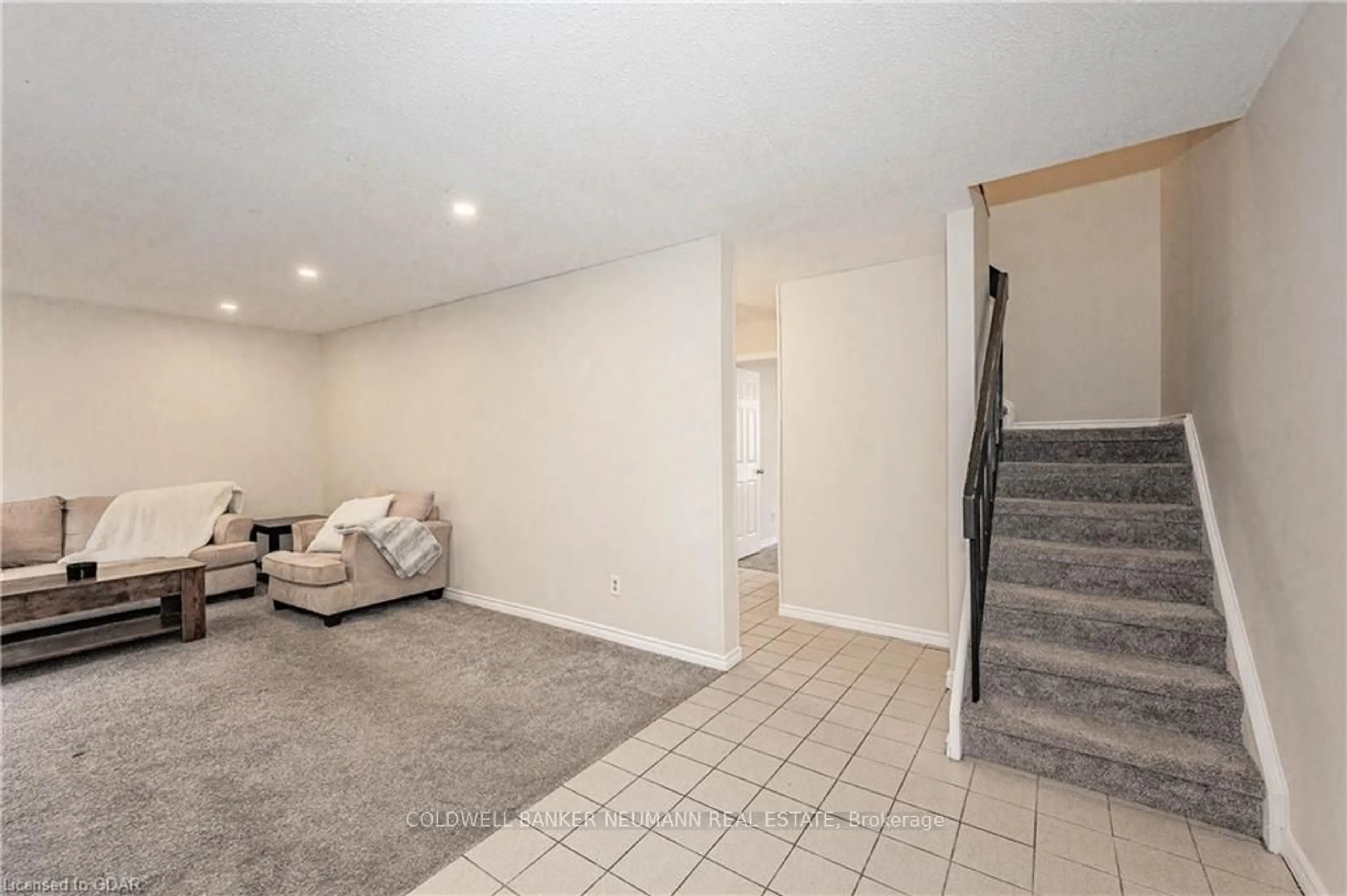 Indoor entryway, carpet floors for 125 Janefield Ave #7, Guelph Ontario N1G 2L4