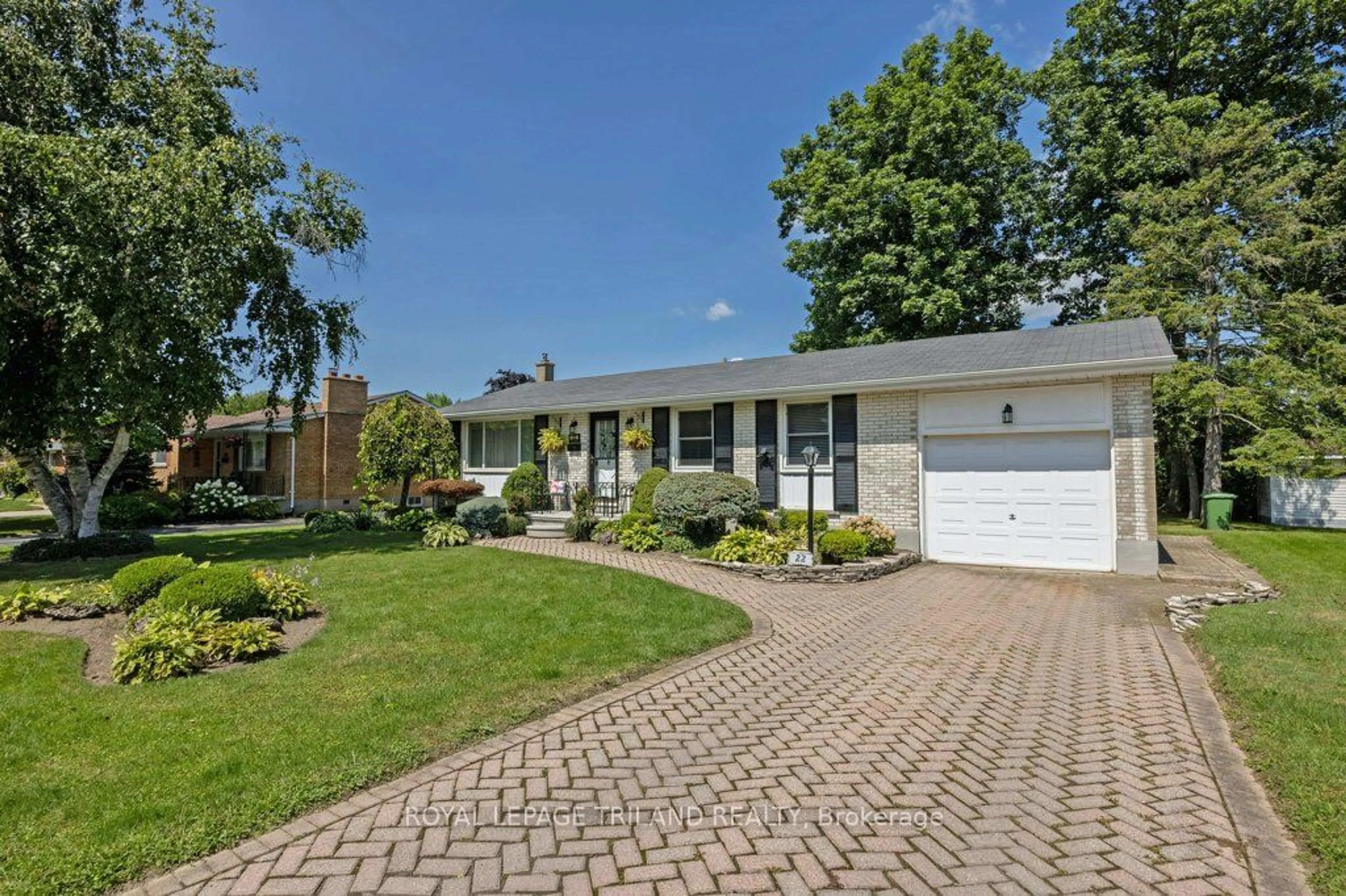 Frontside or backside of a home, cottage for 22 St Joseph St, St. Thomas Ontario N5R 1S9