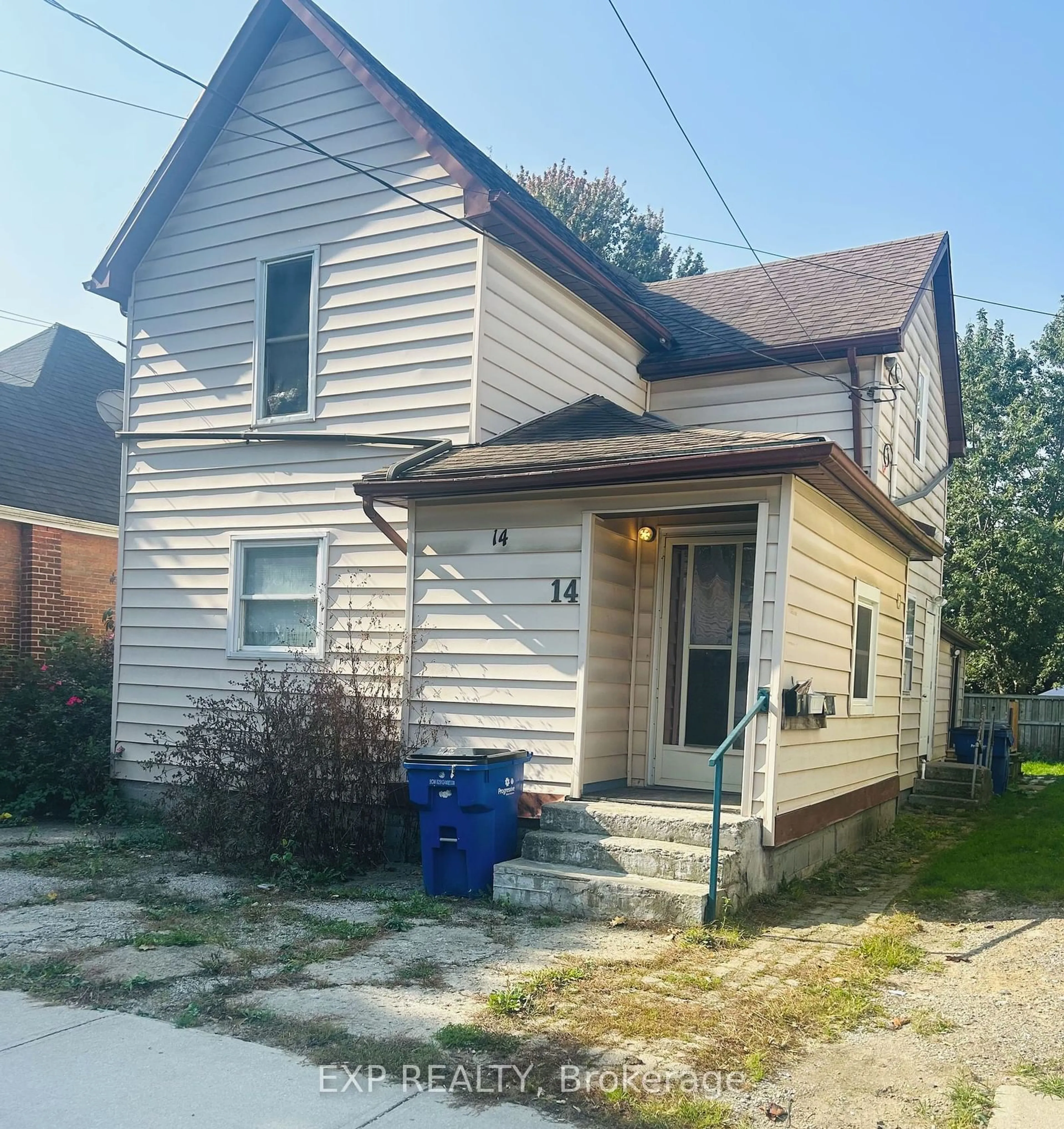 Frontside or backside of a home, cottage for 14 St George St, Chatham-Kent Ontario N7M 4P2