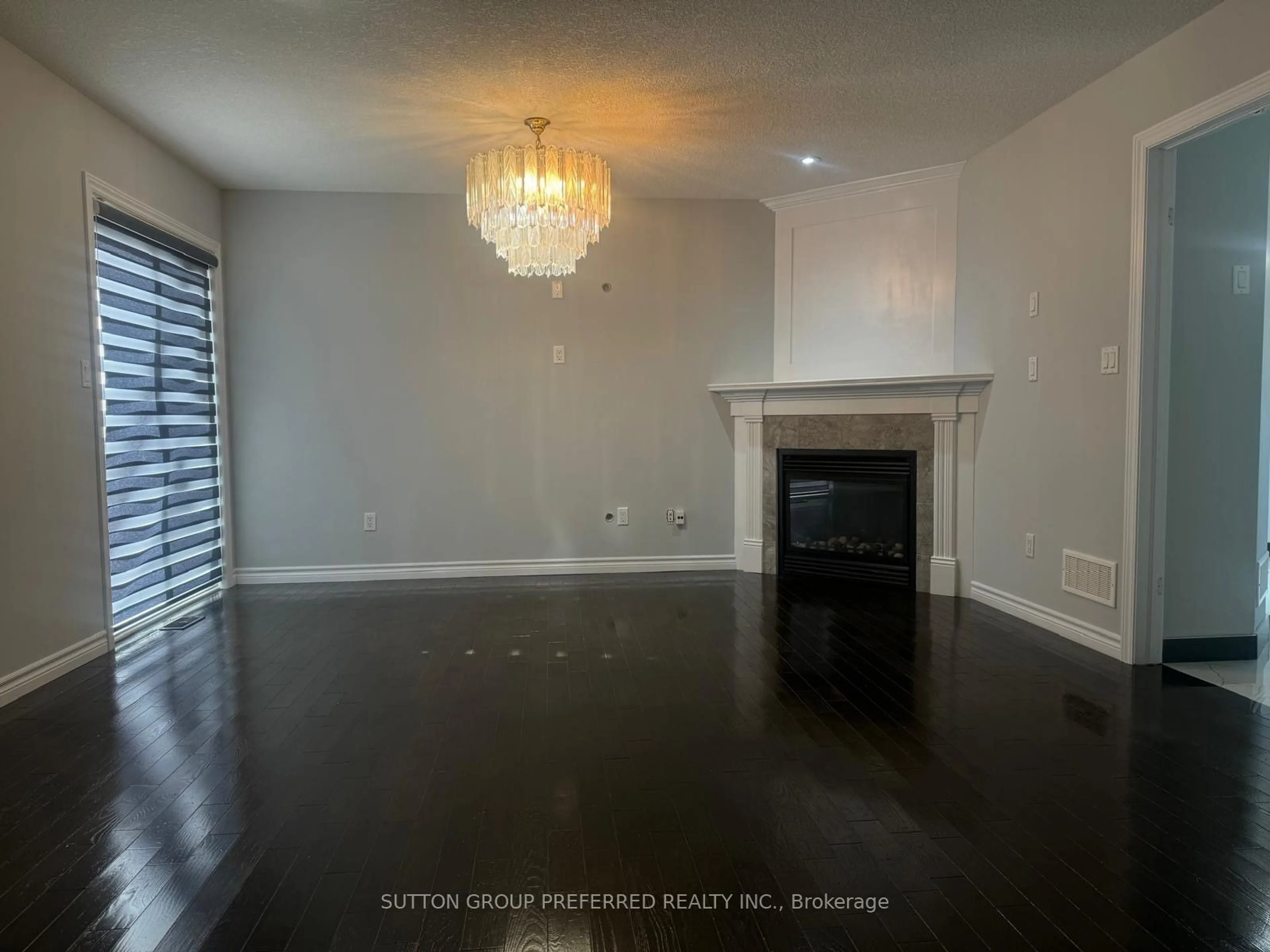 A pic of a room, wood floors for 1851 Frederick Cres, London Ontario N5W 0A5