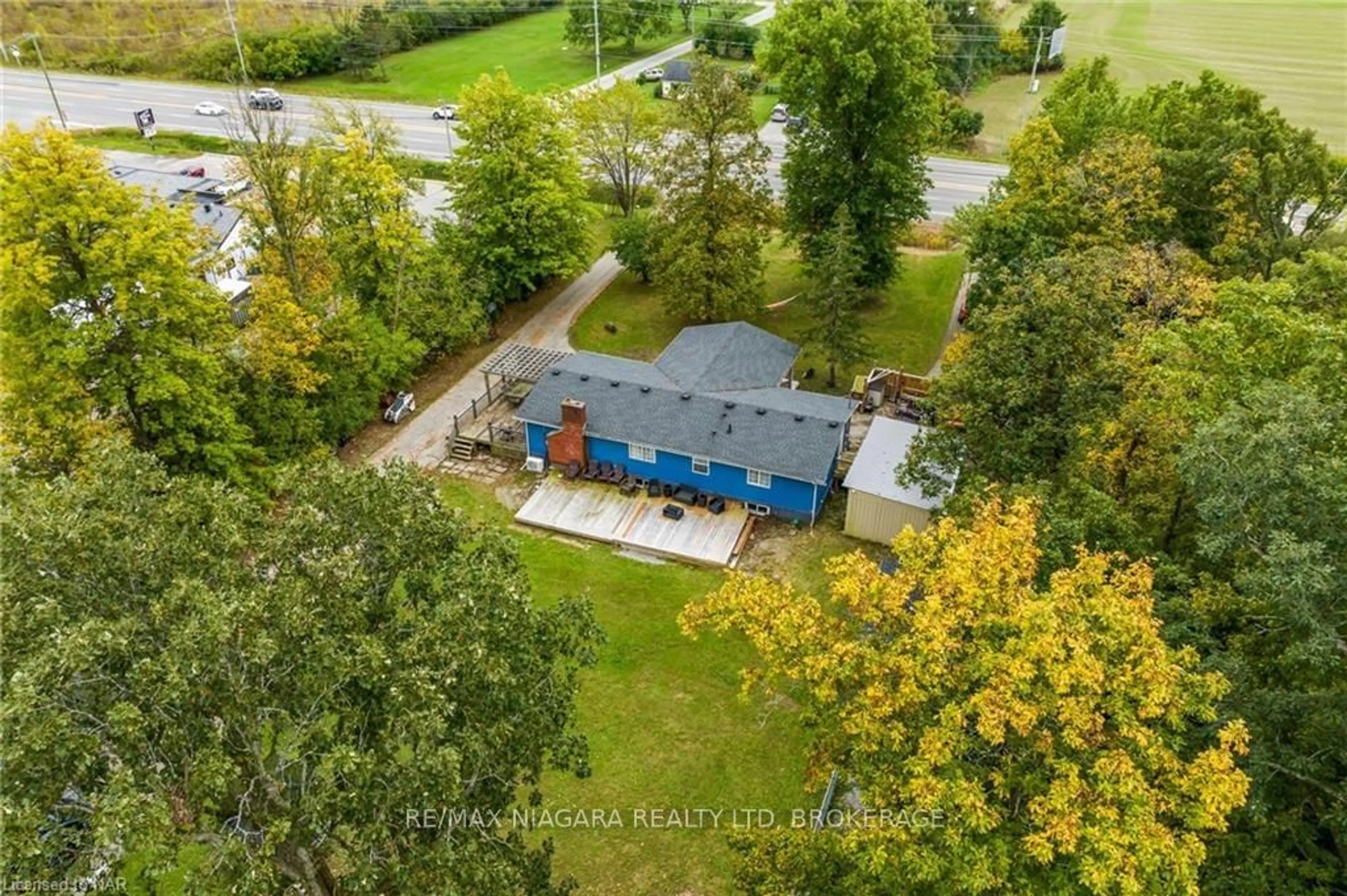 A pic from exterior of the house or condo, the fenced backyard for 1900 GARRISON Rd, Fort Erie Ontario L2A 5P1