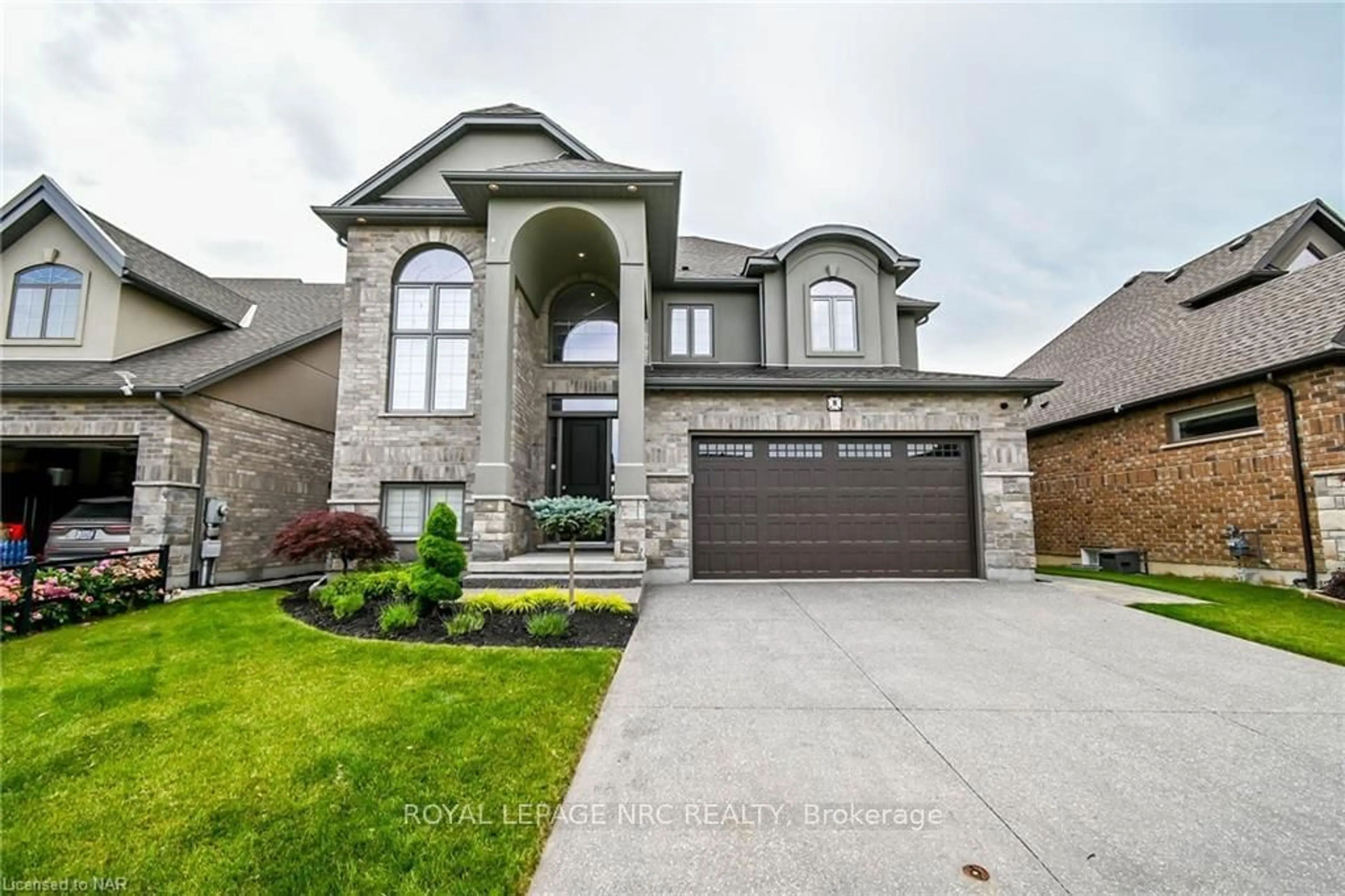 Home with brick exterior material for 8 TUSCANY Crt, St. Catharines Ontario L2S 0E2