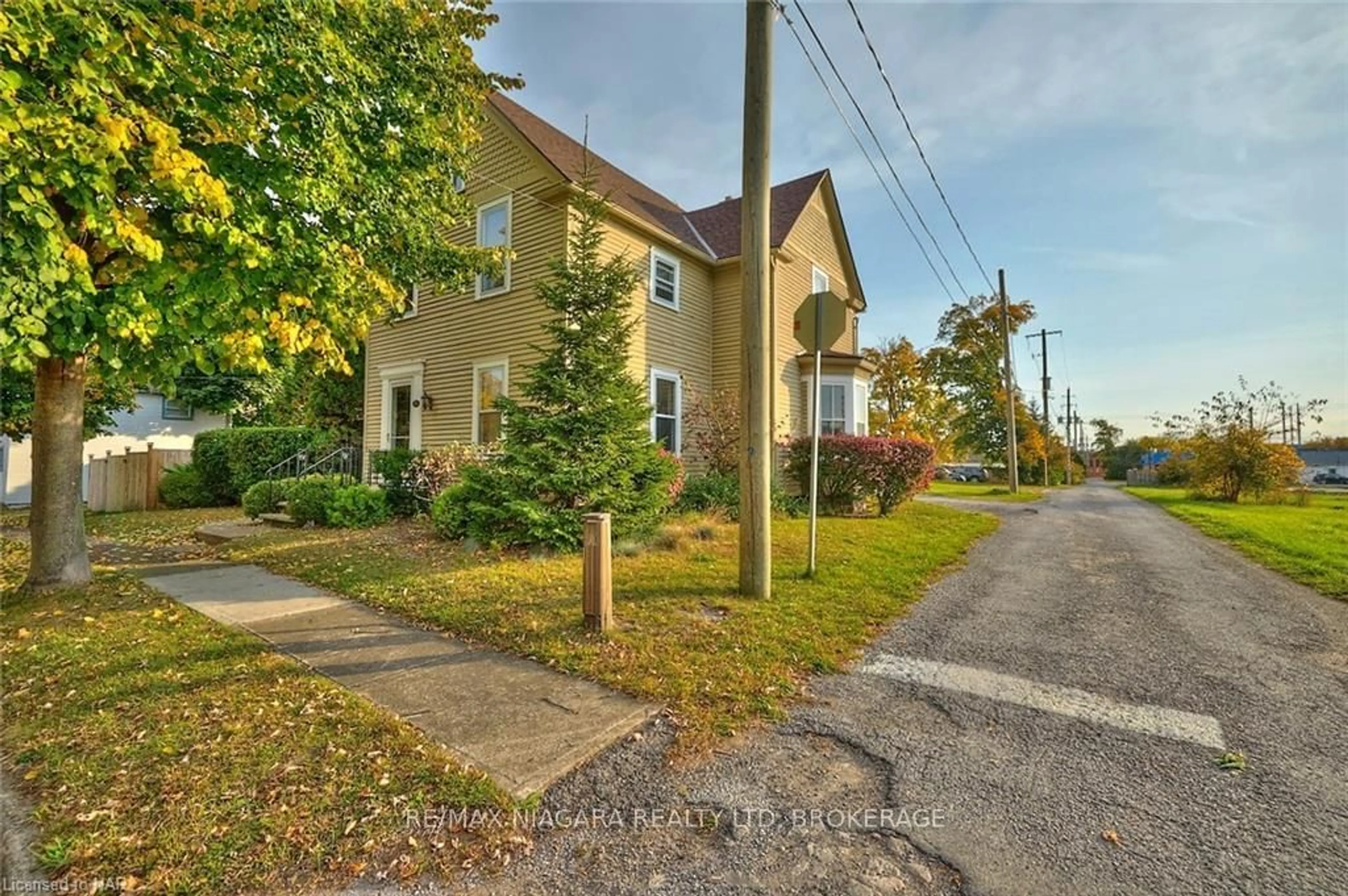 A pic from exterior of the house or condo, the street view for 53 ARCHANGE St, Fort Erie Ontario L2A 3K6