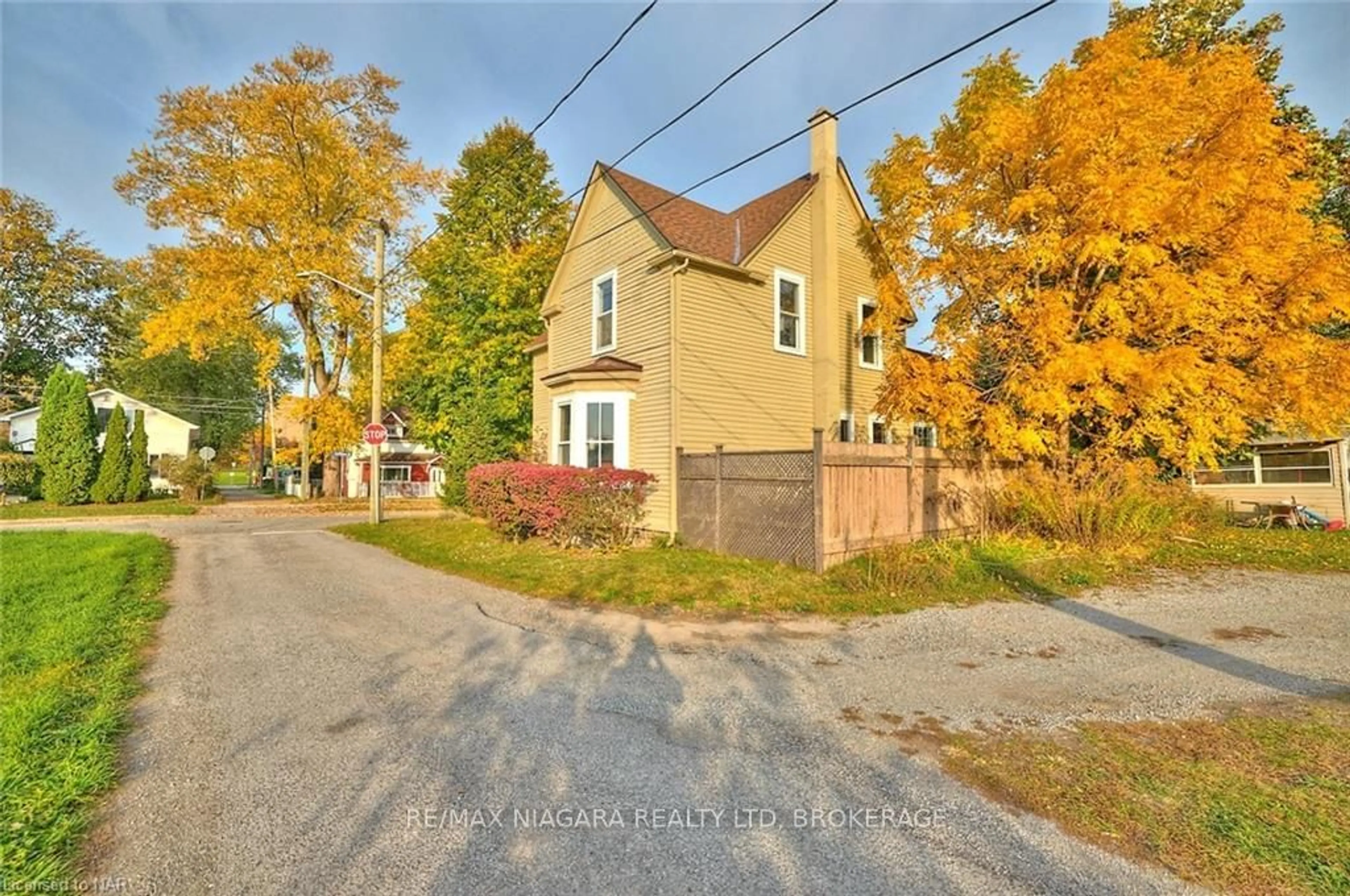 A pic from exterior of the house or condo, the street view for 53 ARCHANGE St, Fort Erie Ontario L2A 3K6