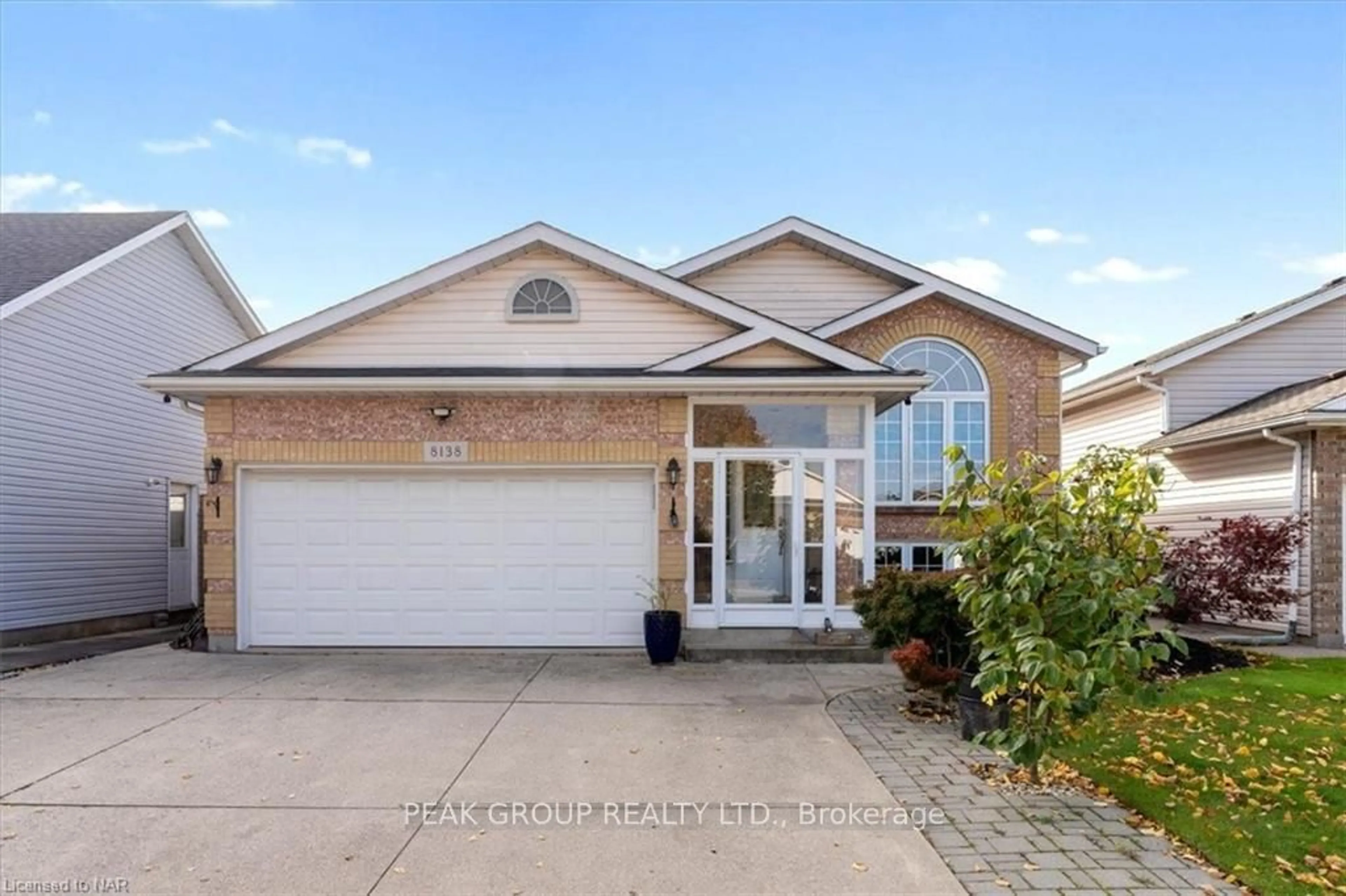 Frontside or backside of a home, the street view for 8138 HARVEST Cres, Niagara Falls Ontario L2H 3G4