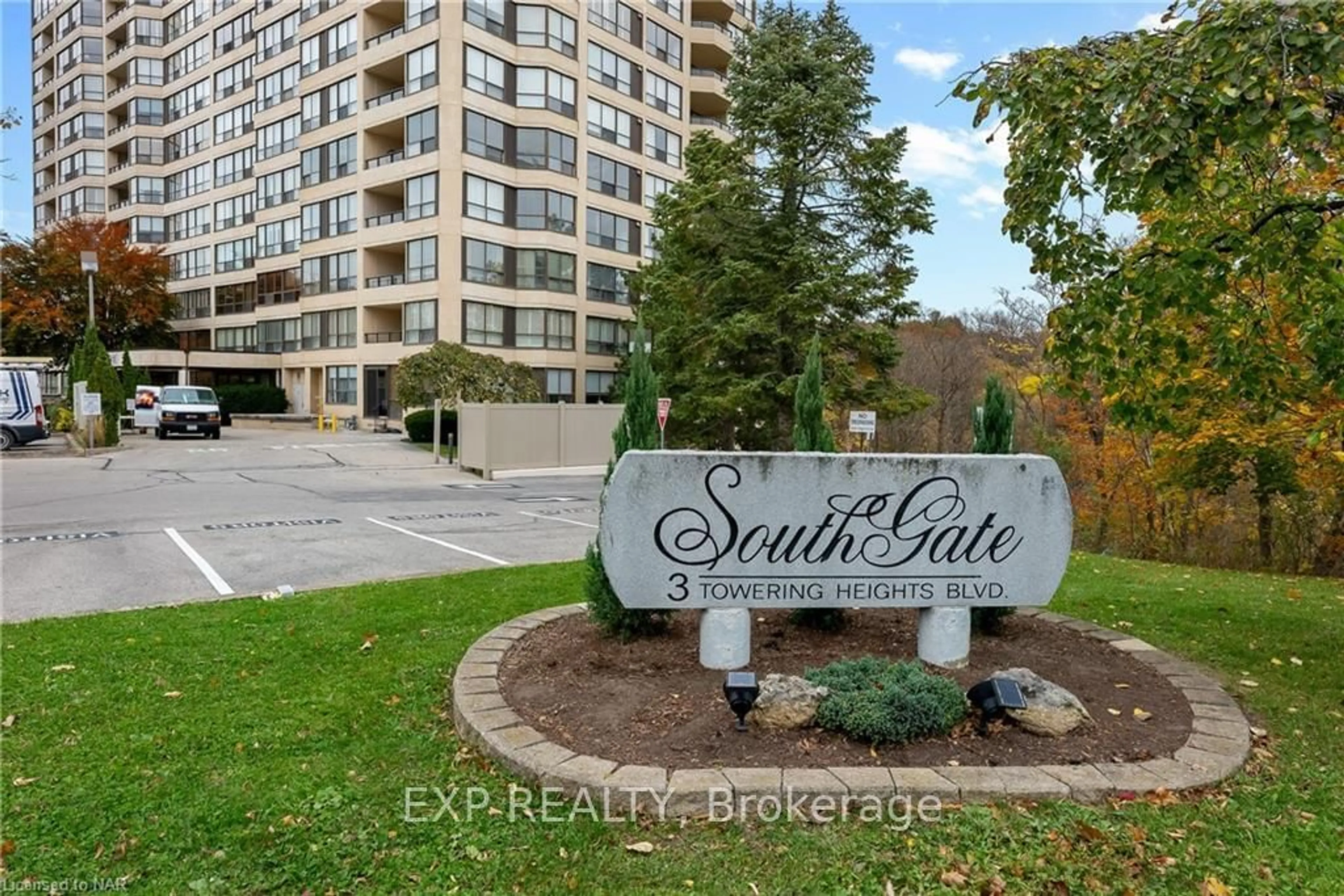 A pic from exterior of the house or condo, the front or back of building for 3 TOWERING HEIGHTS Blvd #1008, St. Catharines Ontario L2T 4A4