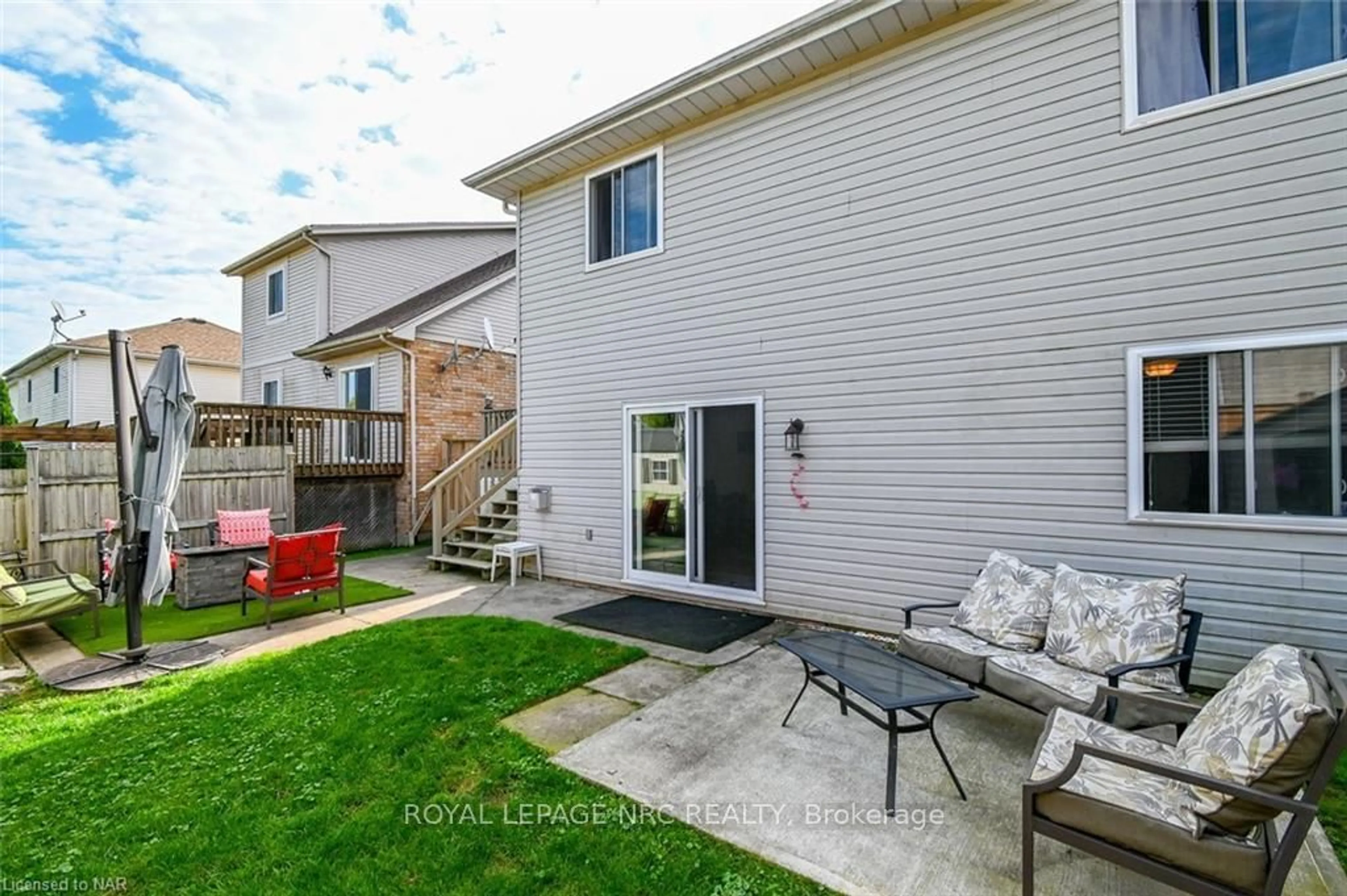 Patio, the fenced backyard for 6519 HARPER Dr, Niagara Falls Ontario L2E 7M4