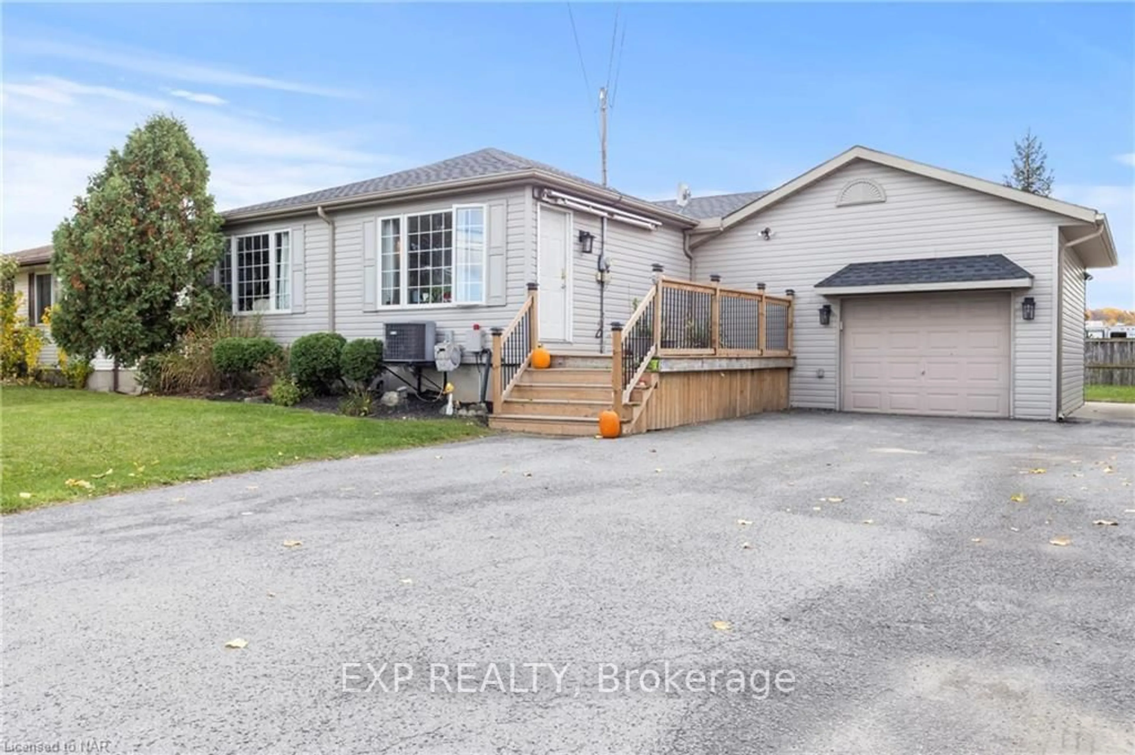 Frontside or backside of a home, cottage for 1213 QUEENSTON Rd, Niagara-on-the-Lake Ontario L0S 1J0