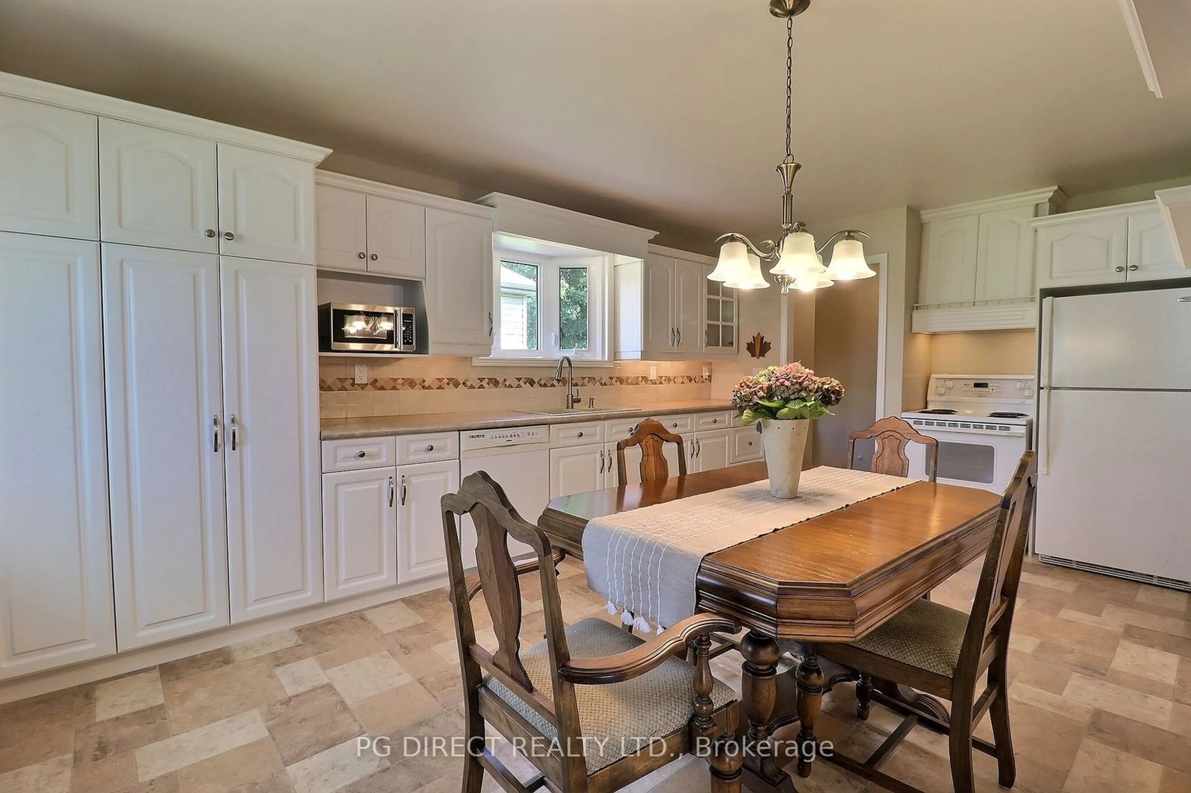 Open concept kitchen for 45 Locke Ave, St. Thomas Ontario N5P 3Y4