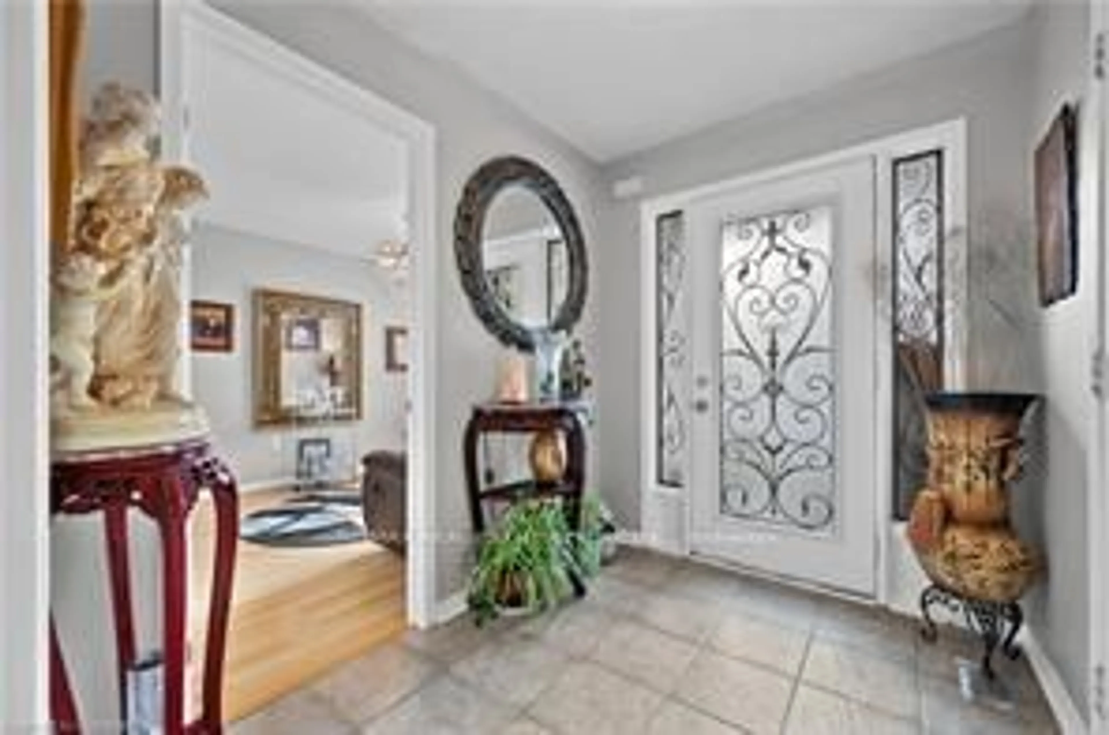 Indoor entryway, wood floors for 83 Drinkwater Dr, Cambridge Ontario N1P 1G5