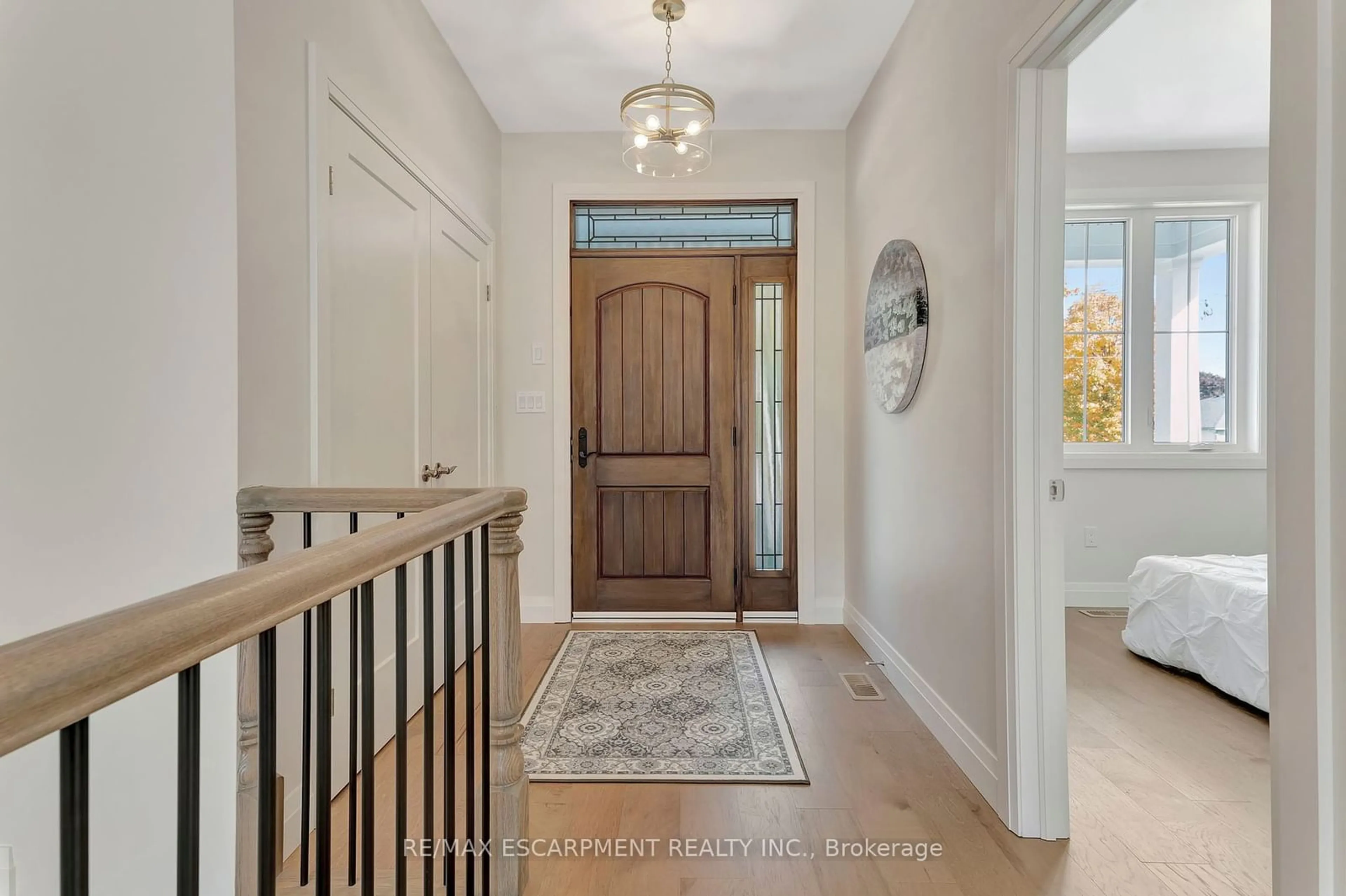 Indoor entryway, wood floors for 605 St. Andrew St, Norfolk Ontario N0A 1N0