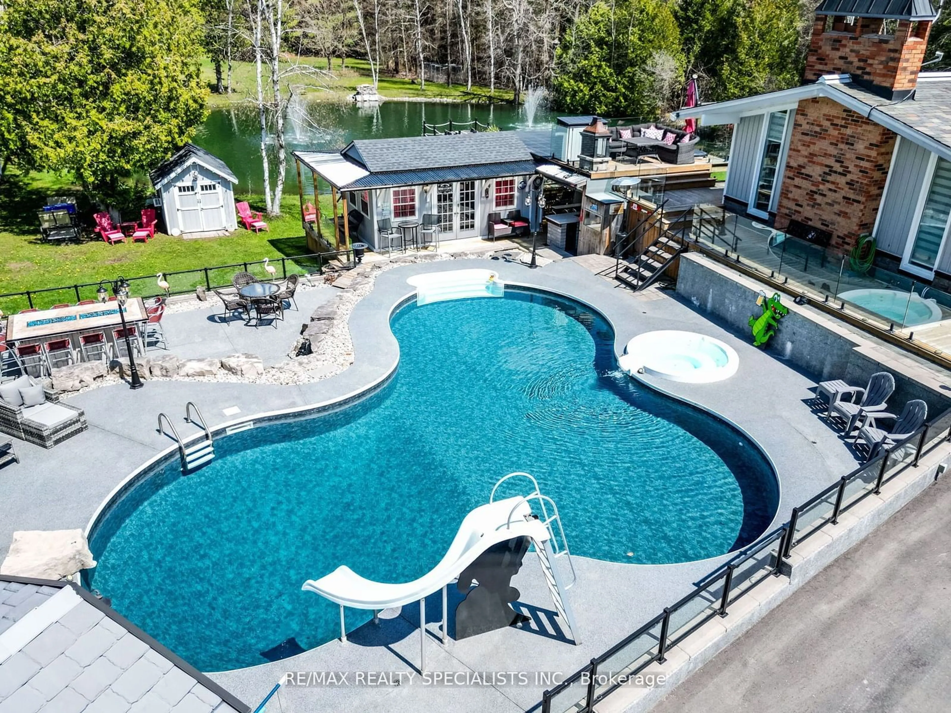 Indoor or outdoor pool for 5947 Fourth Line, Erin Ontario N0B 1Z0