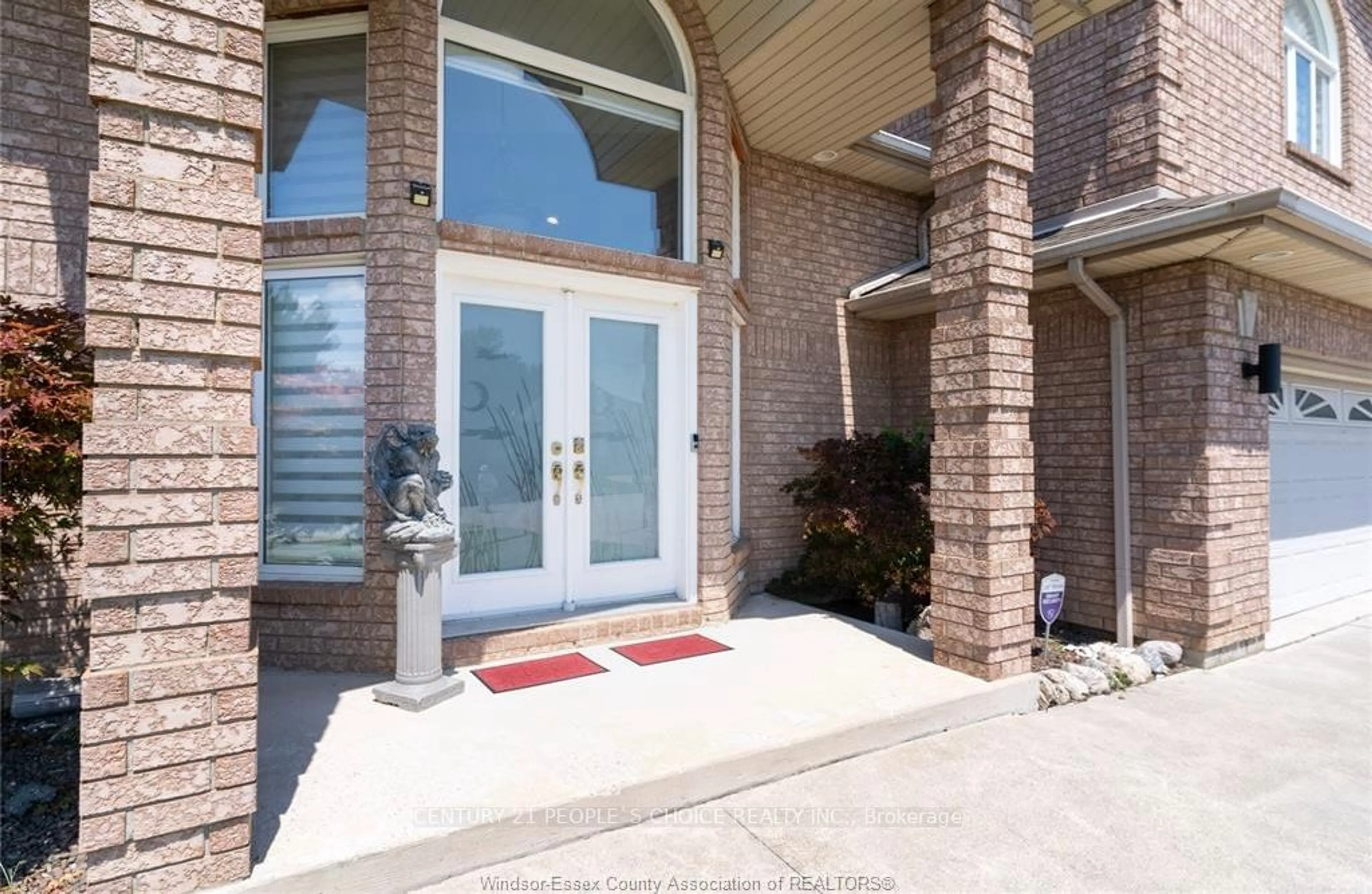 Indoor entryway, ceramic floors for 201 Gignac Cres, LaSalle Ontario N9J 3S4