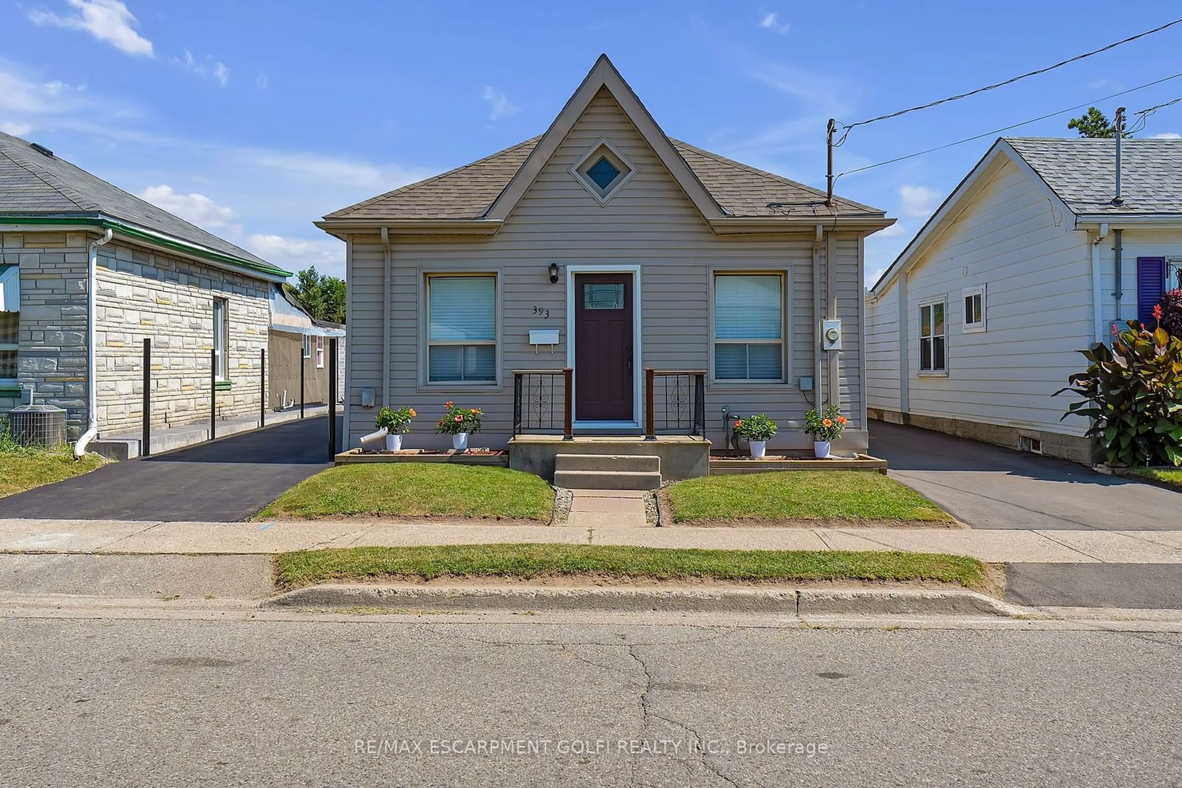 A pic from exterior of the house or condo, the street view for 393 Brock St, Brantford Ontario N3S 5Y8