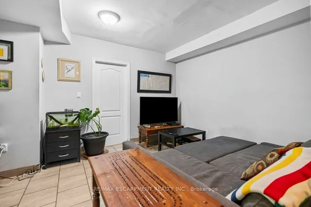 Additional property image - 15 Freeman Pl