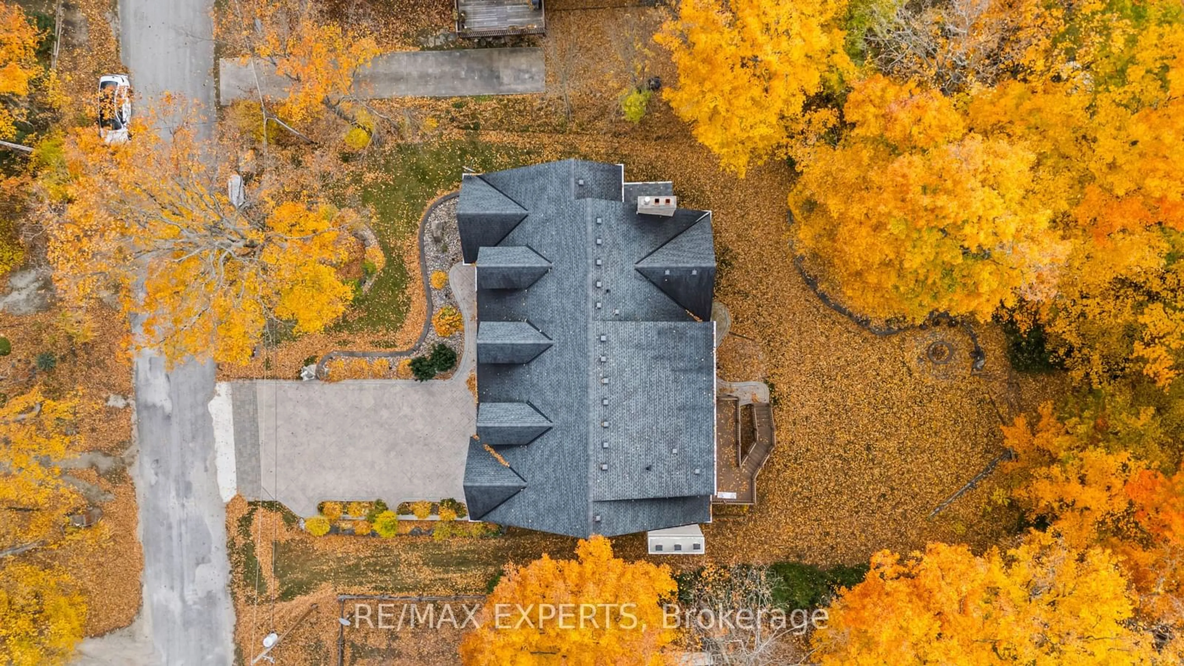 Frontside or backside of a home, the street view for 431 Manley Cres, South Bruce Peninsula Ontario N0H 2G0