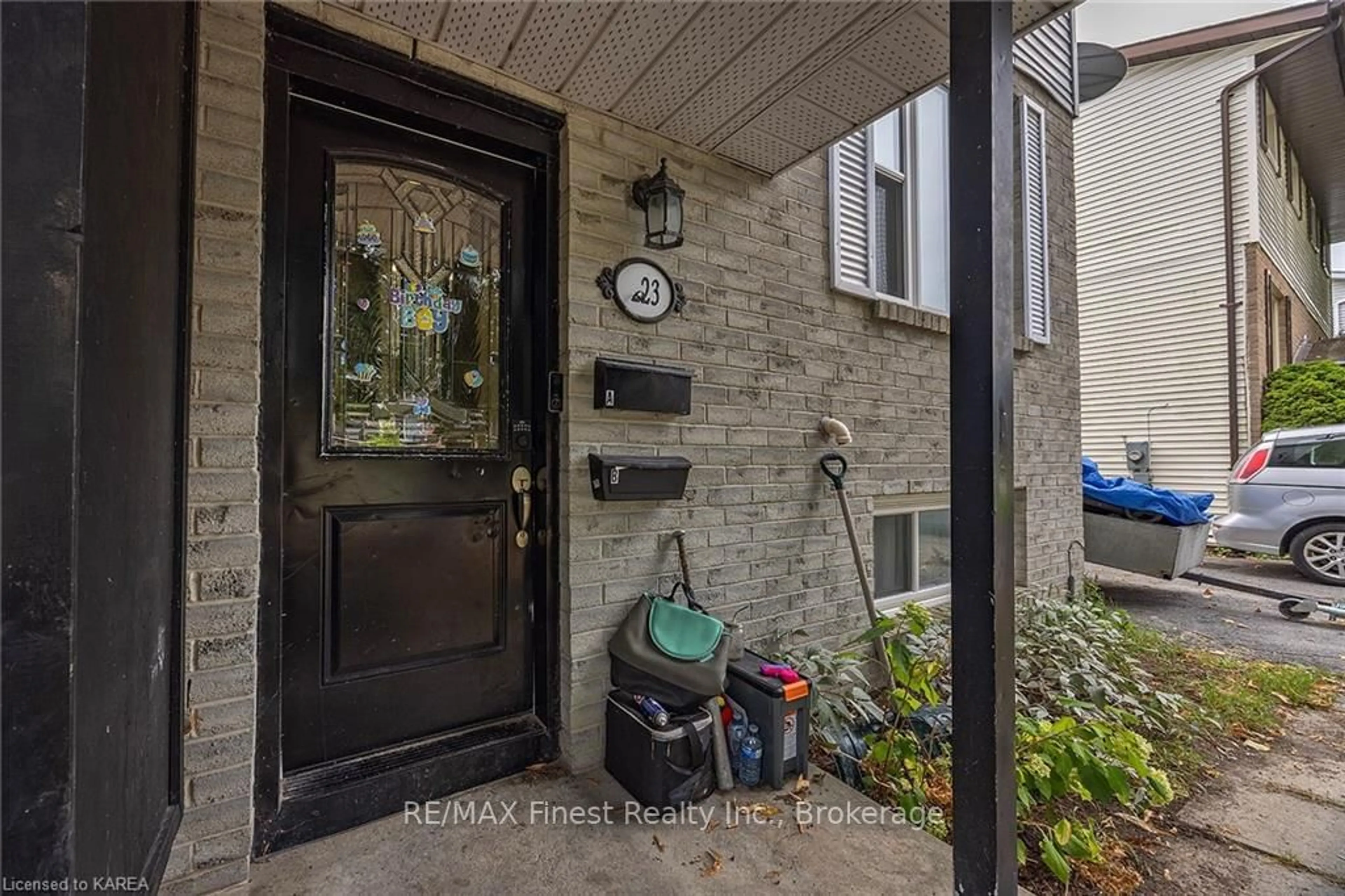 Indoor entryway, wood floors for 223 GUTHRIE Dr, Kingston Ontario K7K 6V6