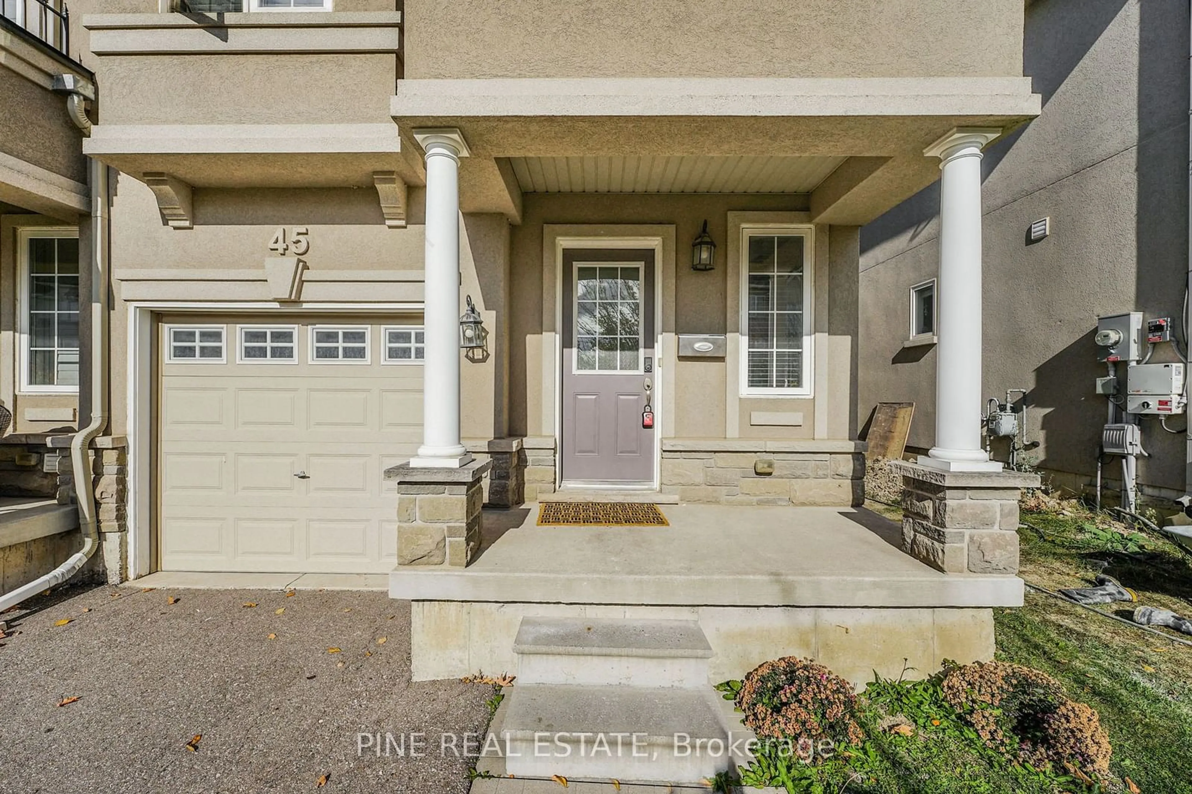 Indoor entryway, wood floors for 45 Waterbridge St, Hamilton Ontario L8J 0E3