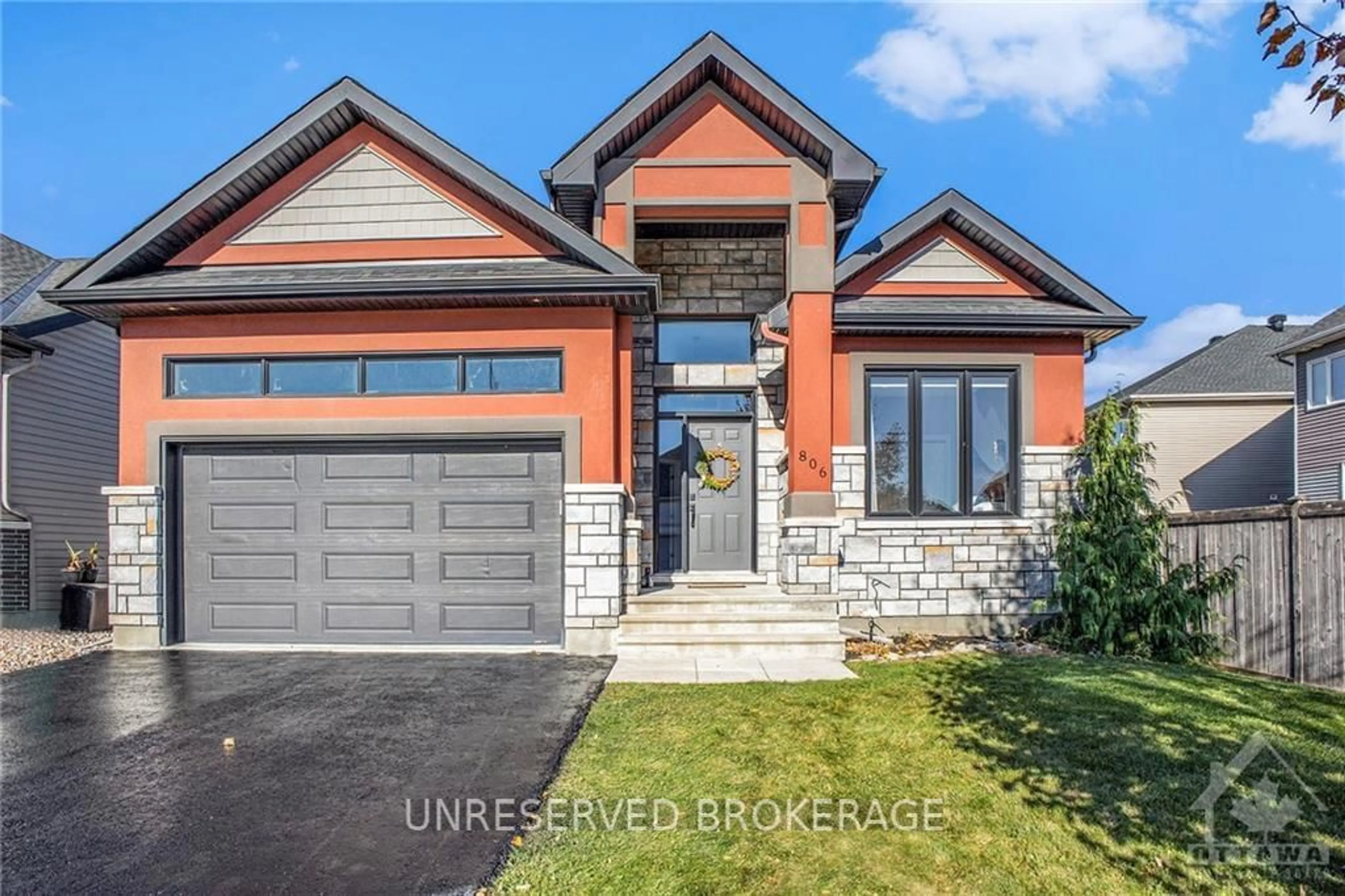 Frontside or backside of a home, cottage for 806 ROCKSON Cres, Stittsville - Munster - Richmond Ontario K2S 0S6