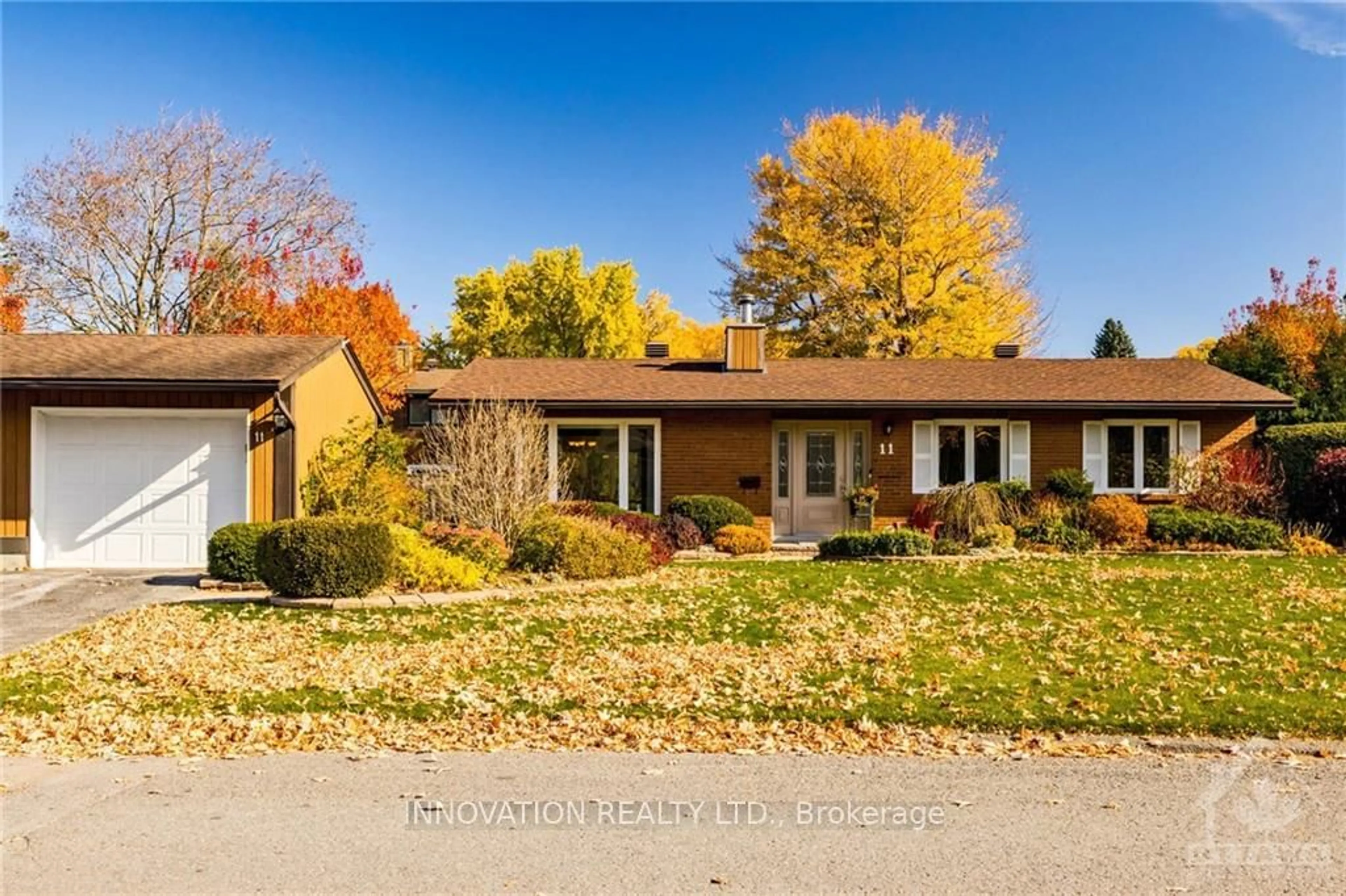 Frontside or backside of a home, the street view for 11 AMUNDSEN Cres, Kanata Ontario K2L 1A6