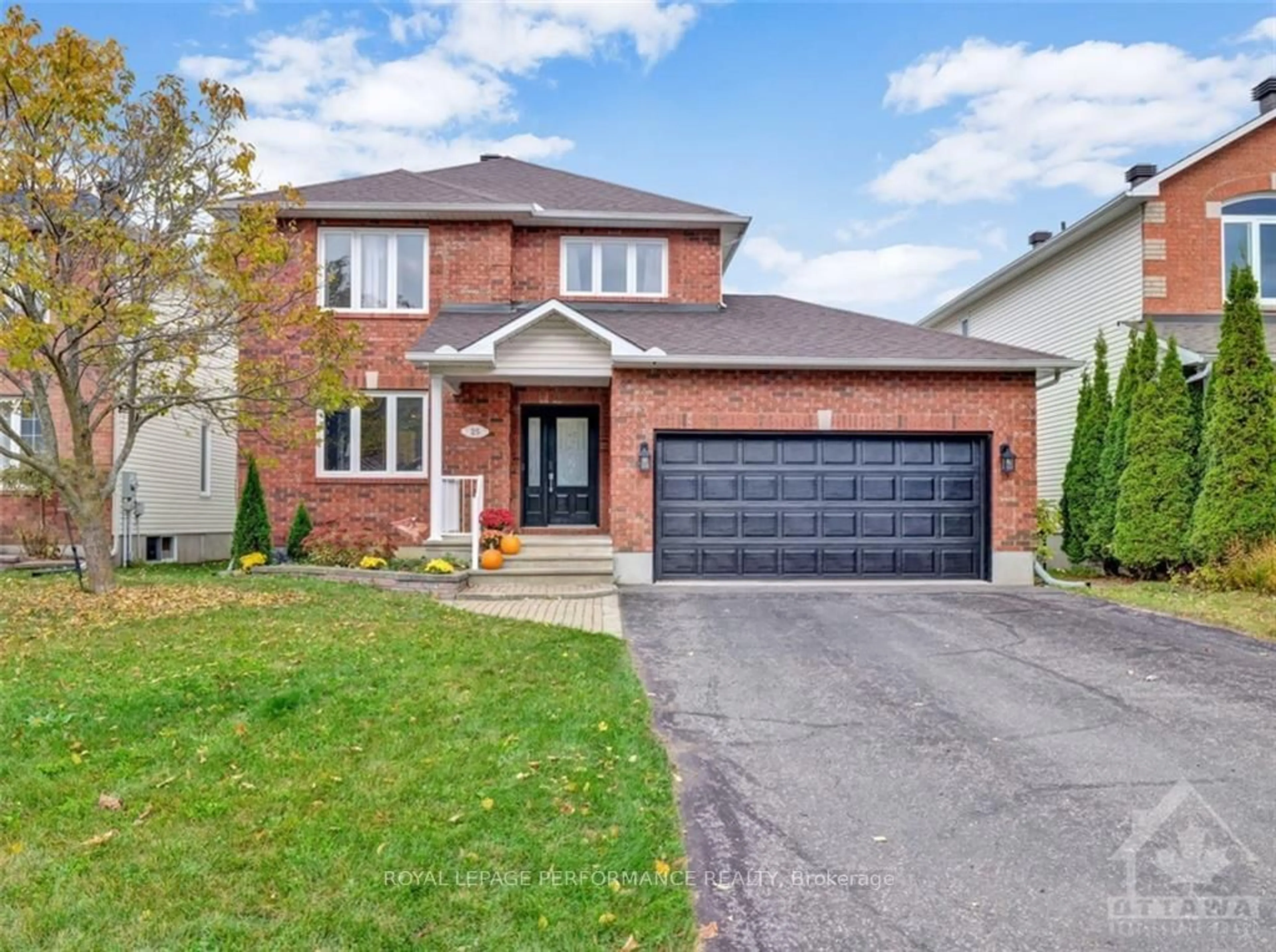 Home with brick exterior material for 25 CAMPBELL Crt, Russell Ontario K4R 1G7