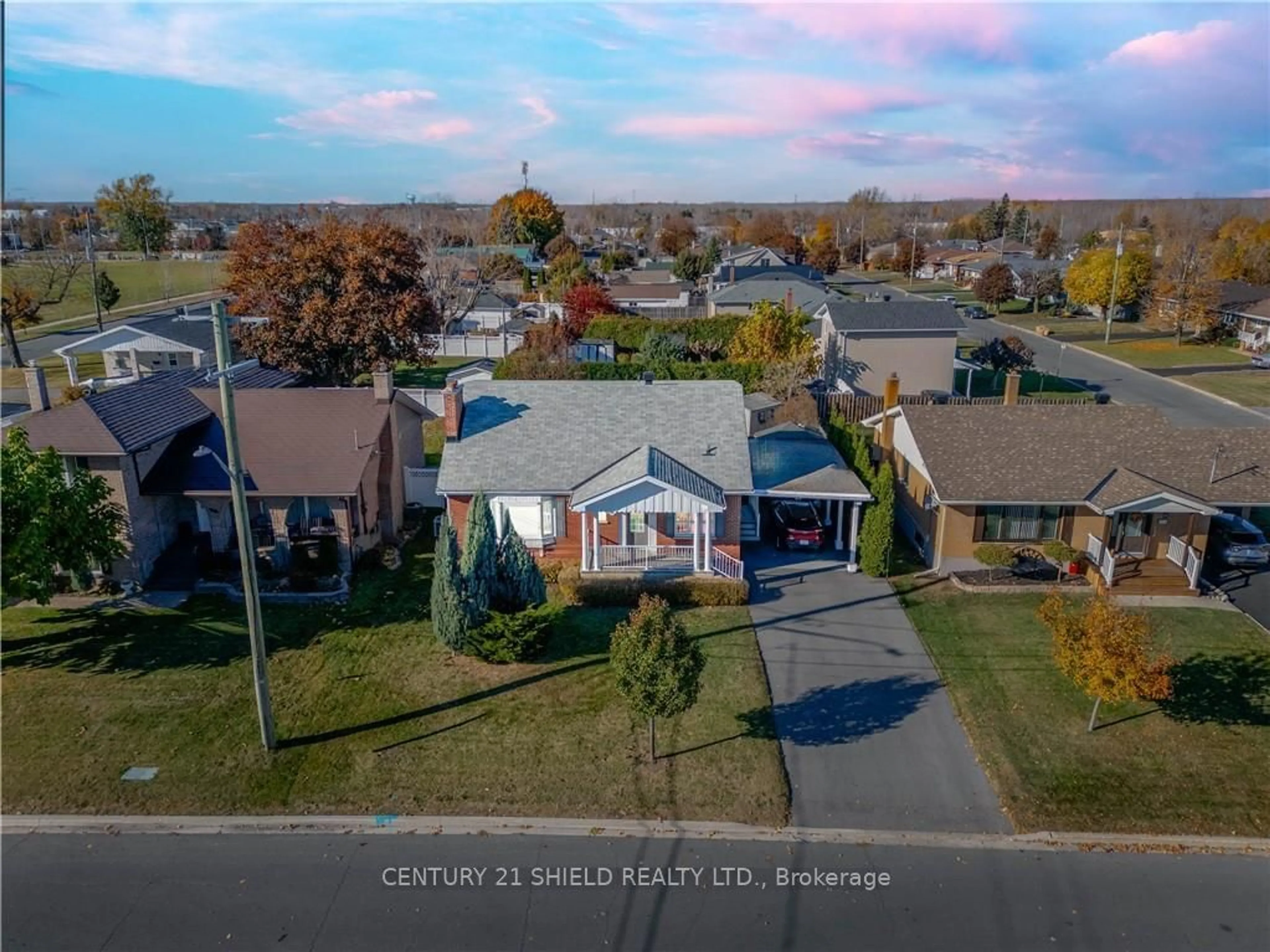 Frontside or backside of a home, the street view for 908 LASALLE Rd, Cornwall Ontario K6H 2V9