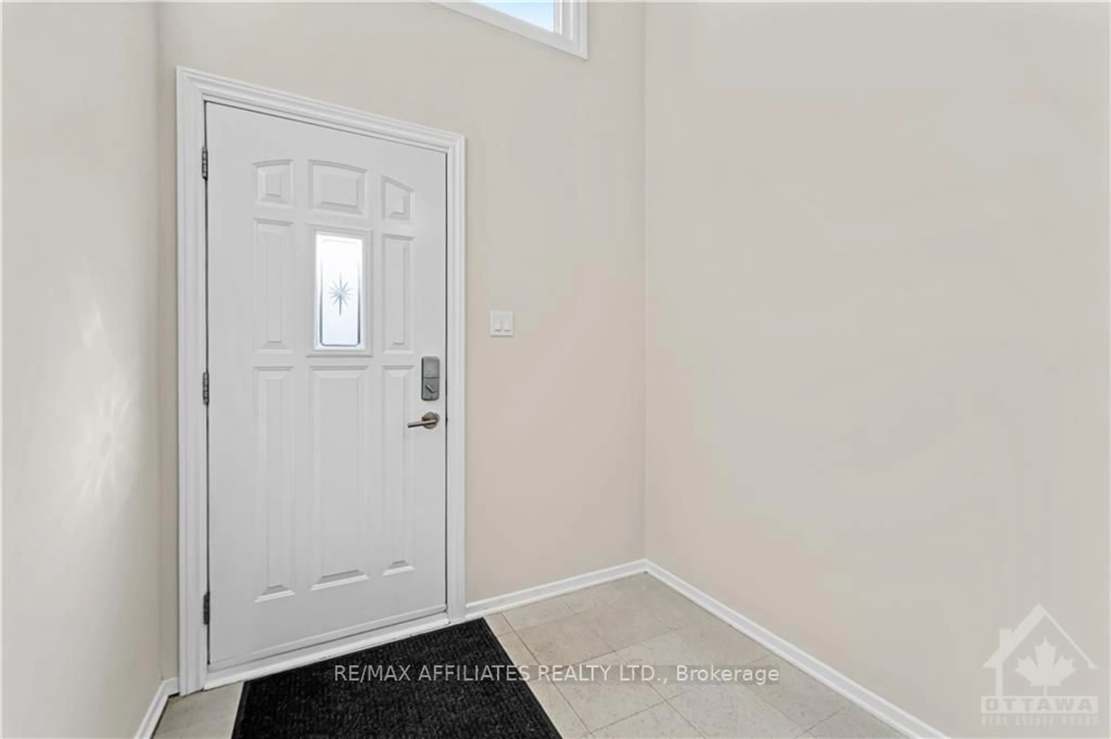 Indoor entryway, not visible floor for 2063 ENA Lane, Cyrville - Carson Grove - Pineview Ontario K1B 4P3