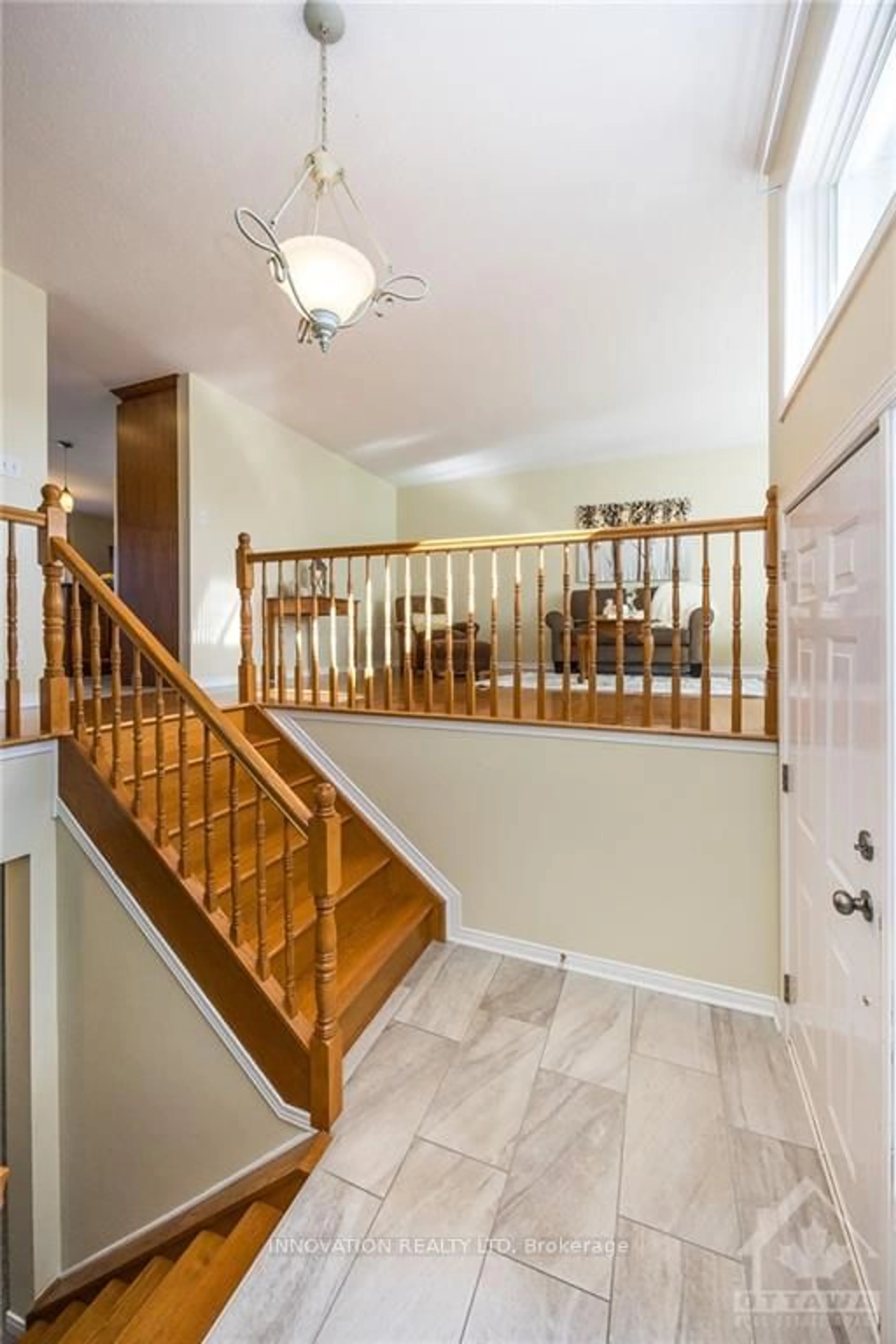 Indoor foyer, wood floors for 136 PATTERSON Cres, Carleton Place Ontario K7C 4P3