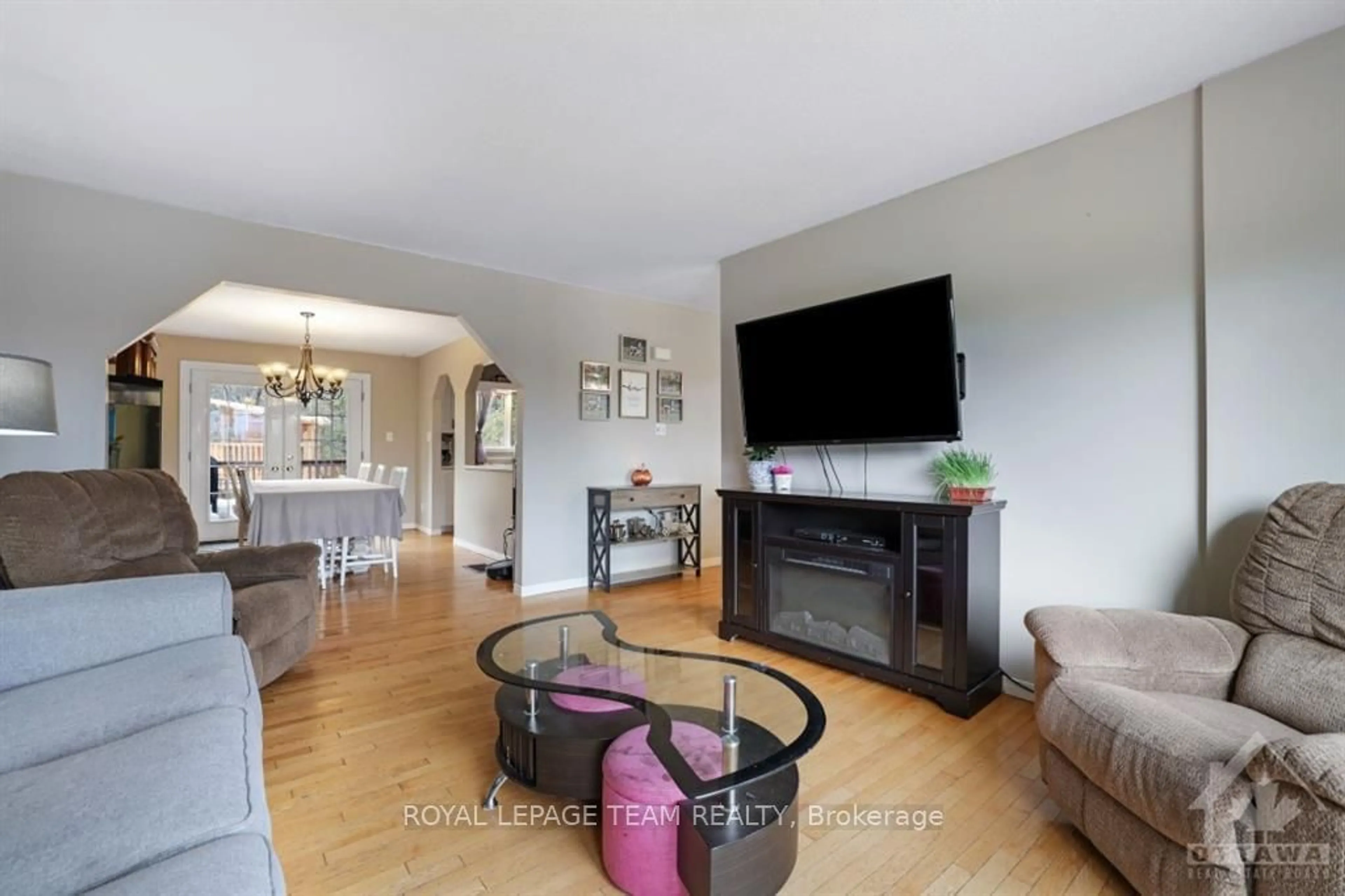 Living room, wood floors for 49 MCCALLUM Dr, McNab/Braeside Ontario K7V 3Z4