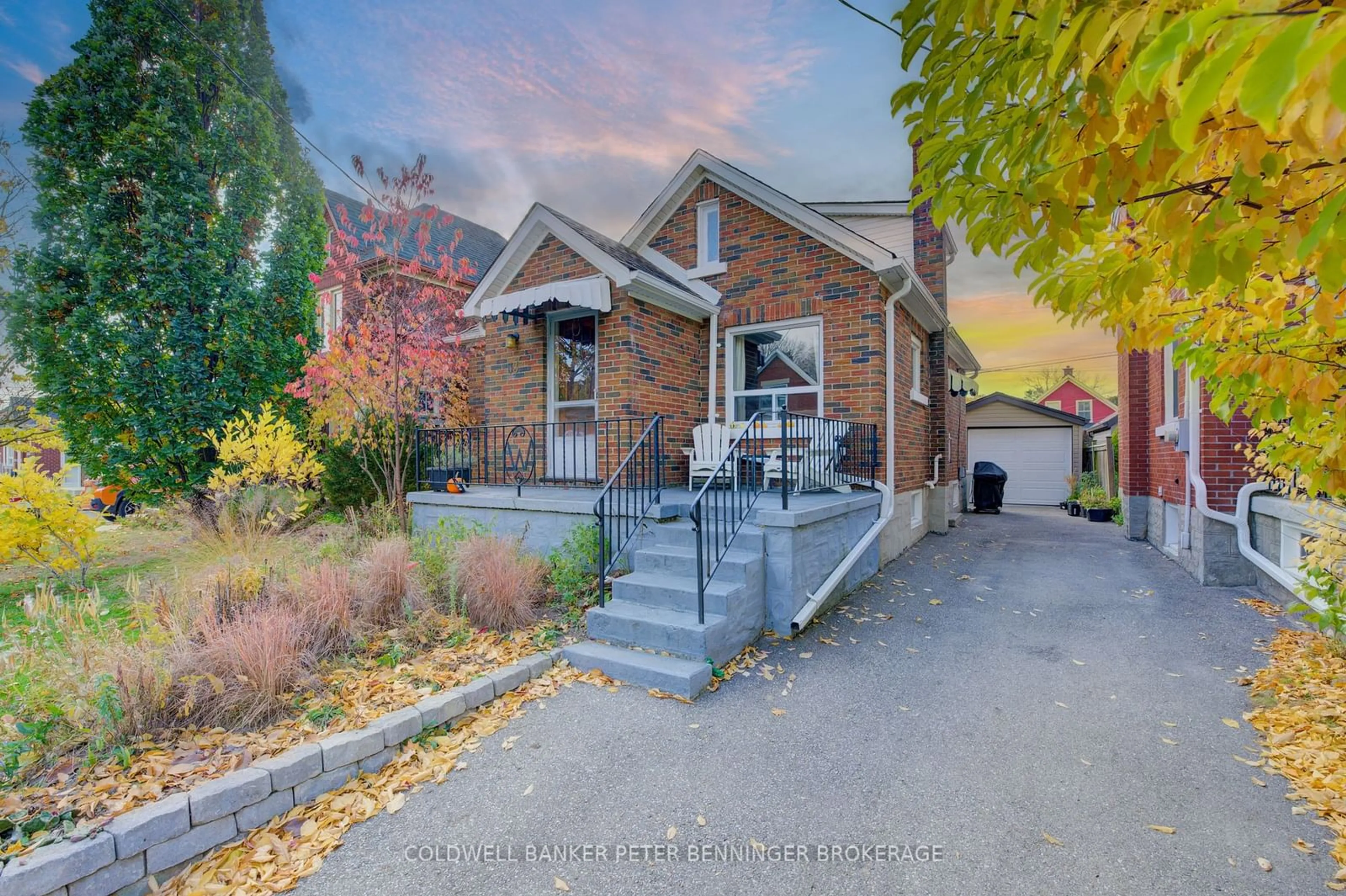 Frontside or backside of a home, the street view for 53 HETT Ave, Kitchener Ontario N2H 4G2