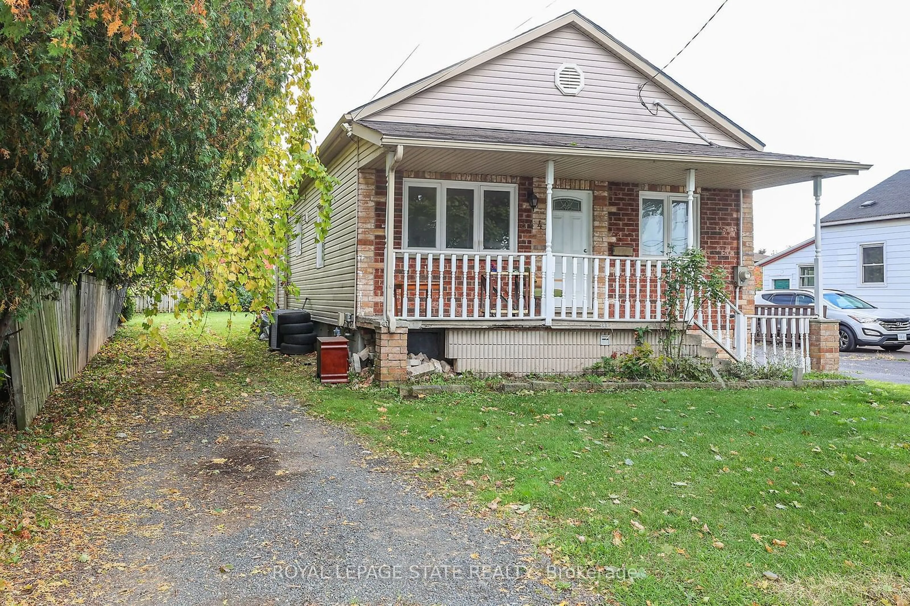 Frontside or backside of a home, cottage for 344 Barton St, Hamilton Ontario L8E 2K9