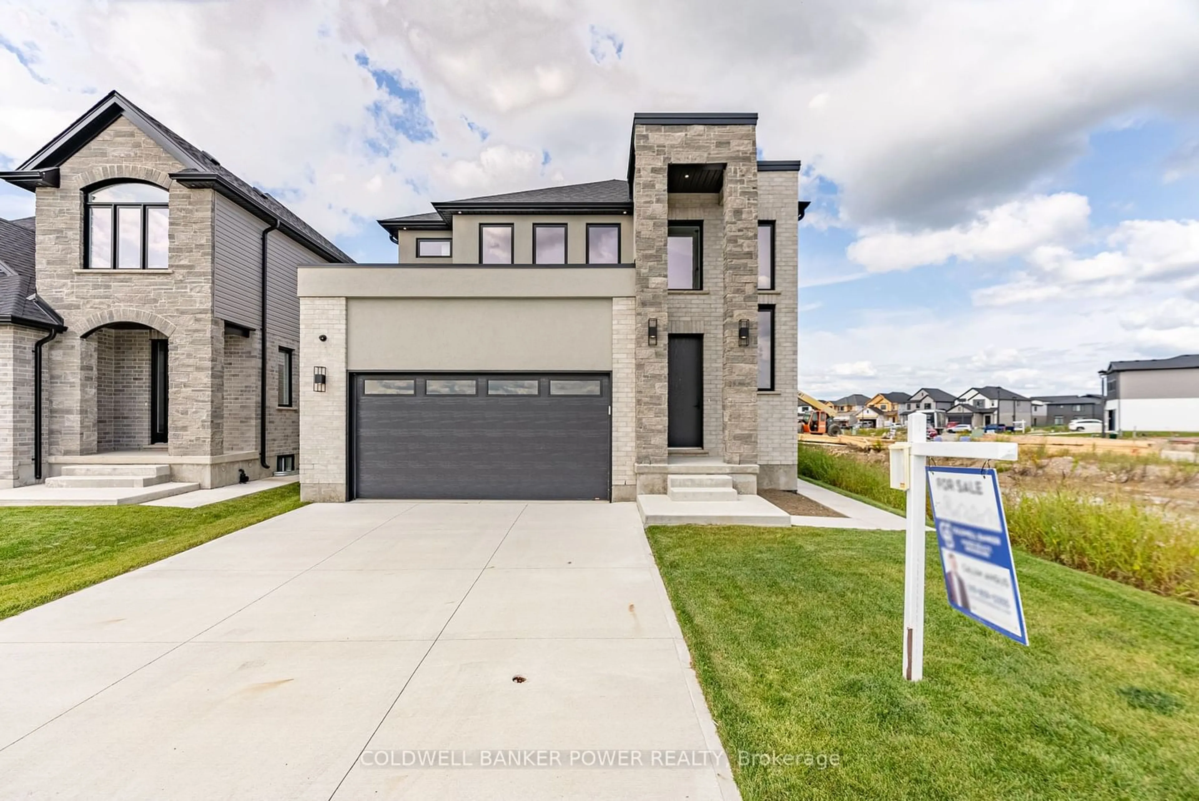 Frontside or backside of a home, the street view for 2684 HEARDCREEK Tr, London Ontario N6G 0W1