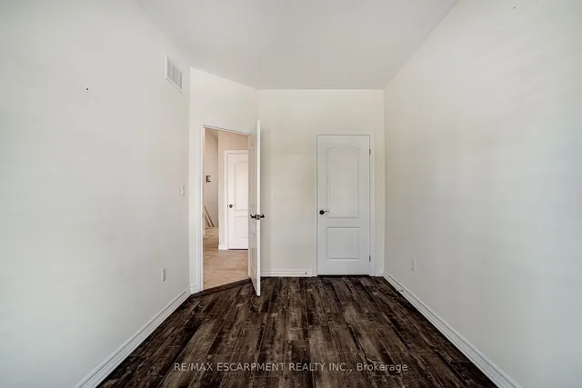Additional property image - 19 Tallforest Tr
