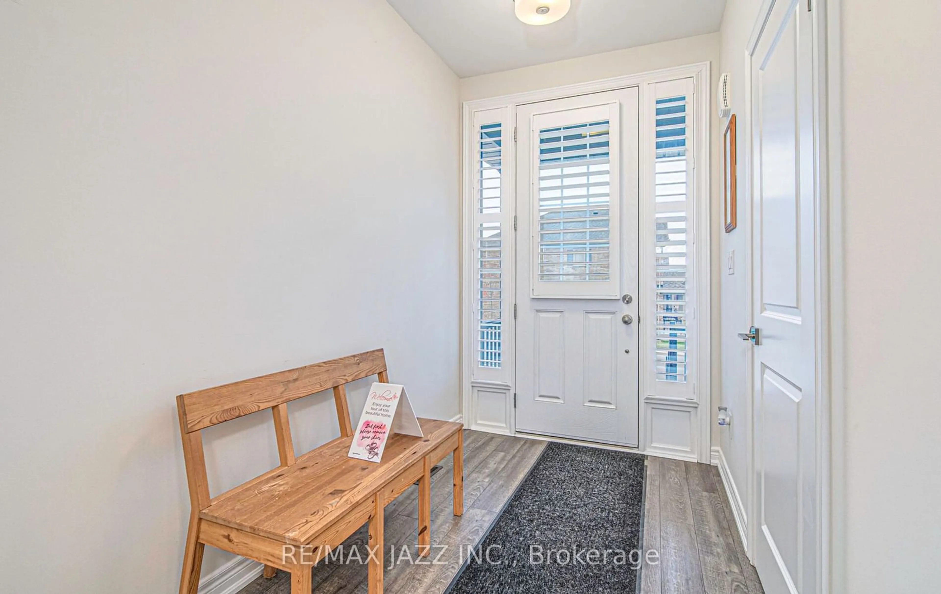 Indoor entryway, wood floors for 37 Corbett St, Port Hope Ontario L1A 0E4