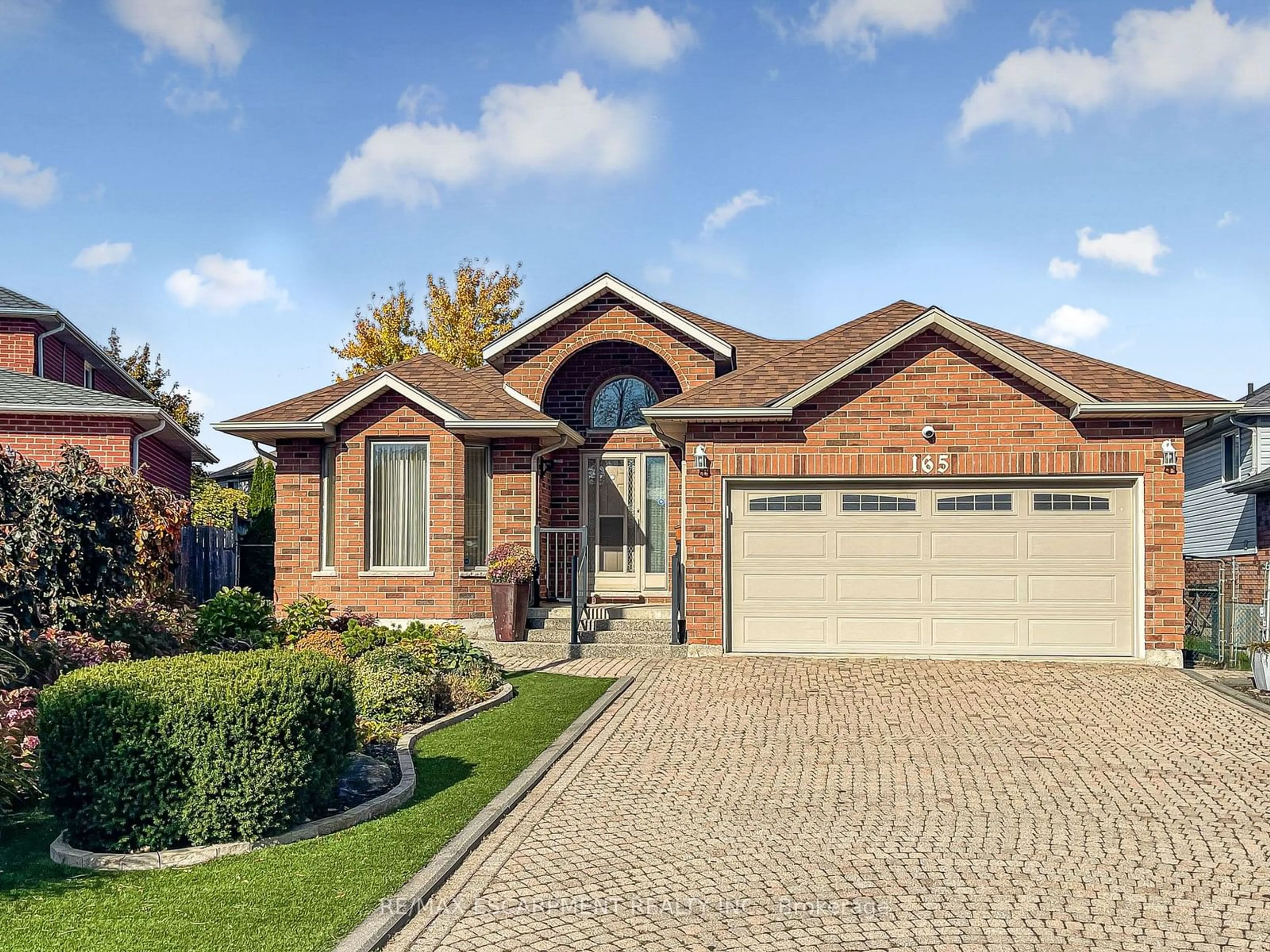 Home with brick exterior material for 165 Gagliano Dr, Hamilton Ontario L8W 3J8