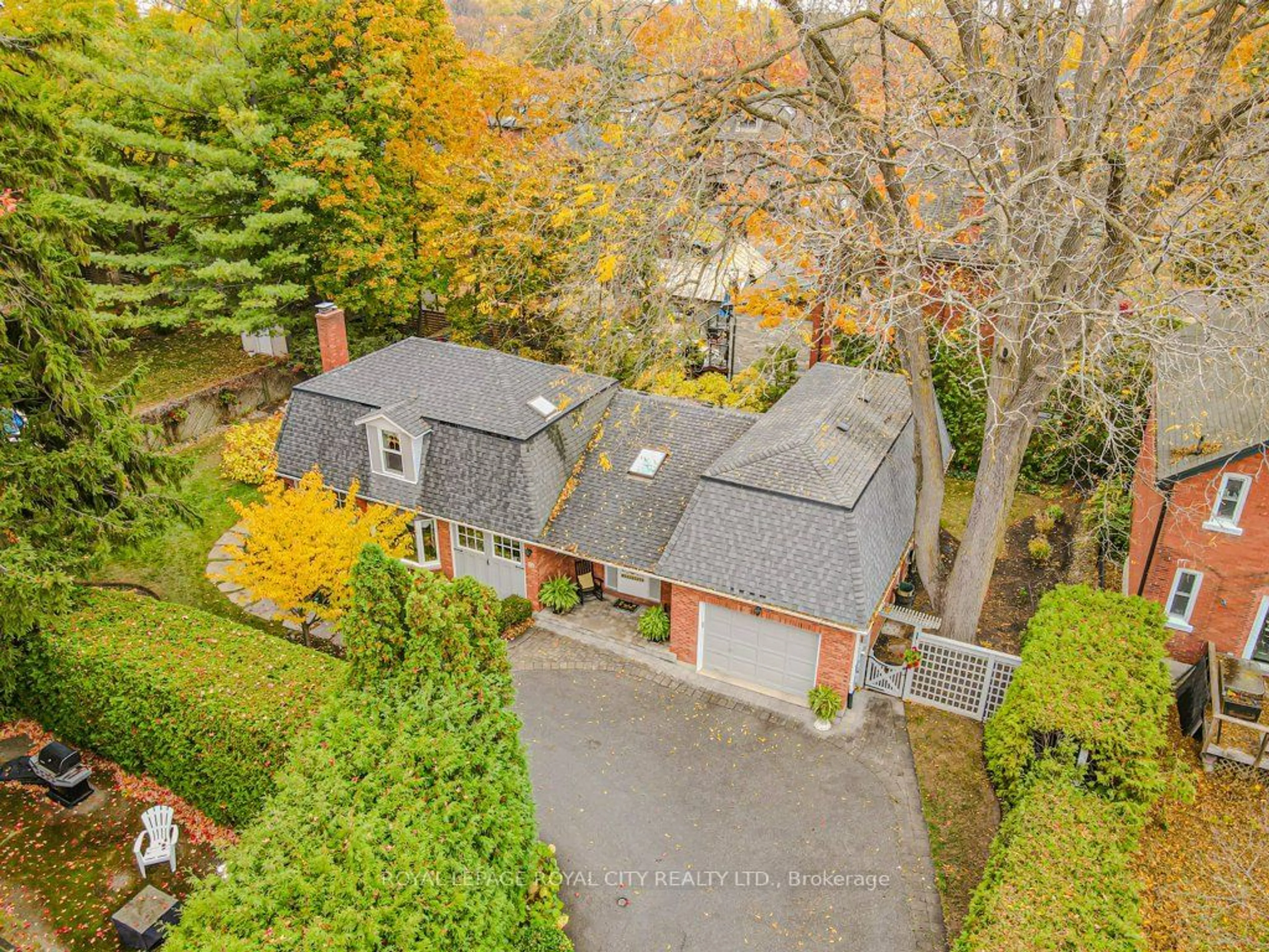 Frontside or backside of a home, cottage for 43 Mont St, Guelph Ontario N1H 2A5