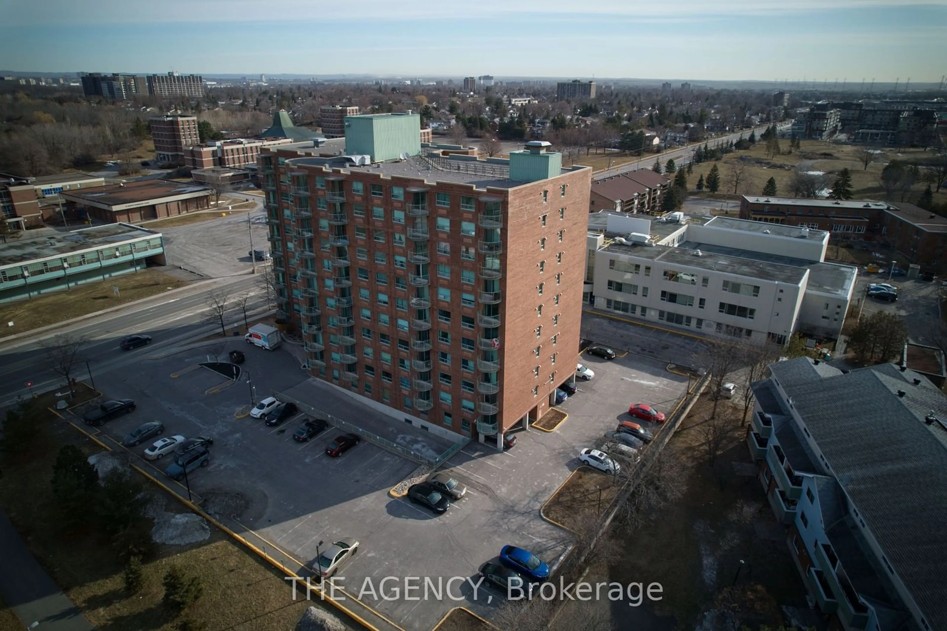 A pic from exterior of the house or condo, the front or back of building for 1440 Heron Rd #1112, Hunt Club - South Keys and Area Ontario K1V 0X2