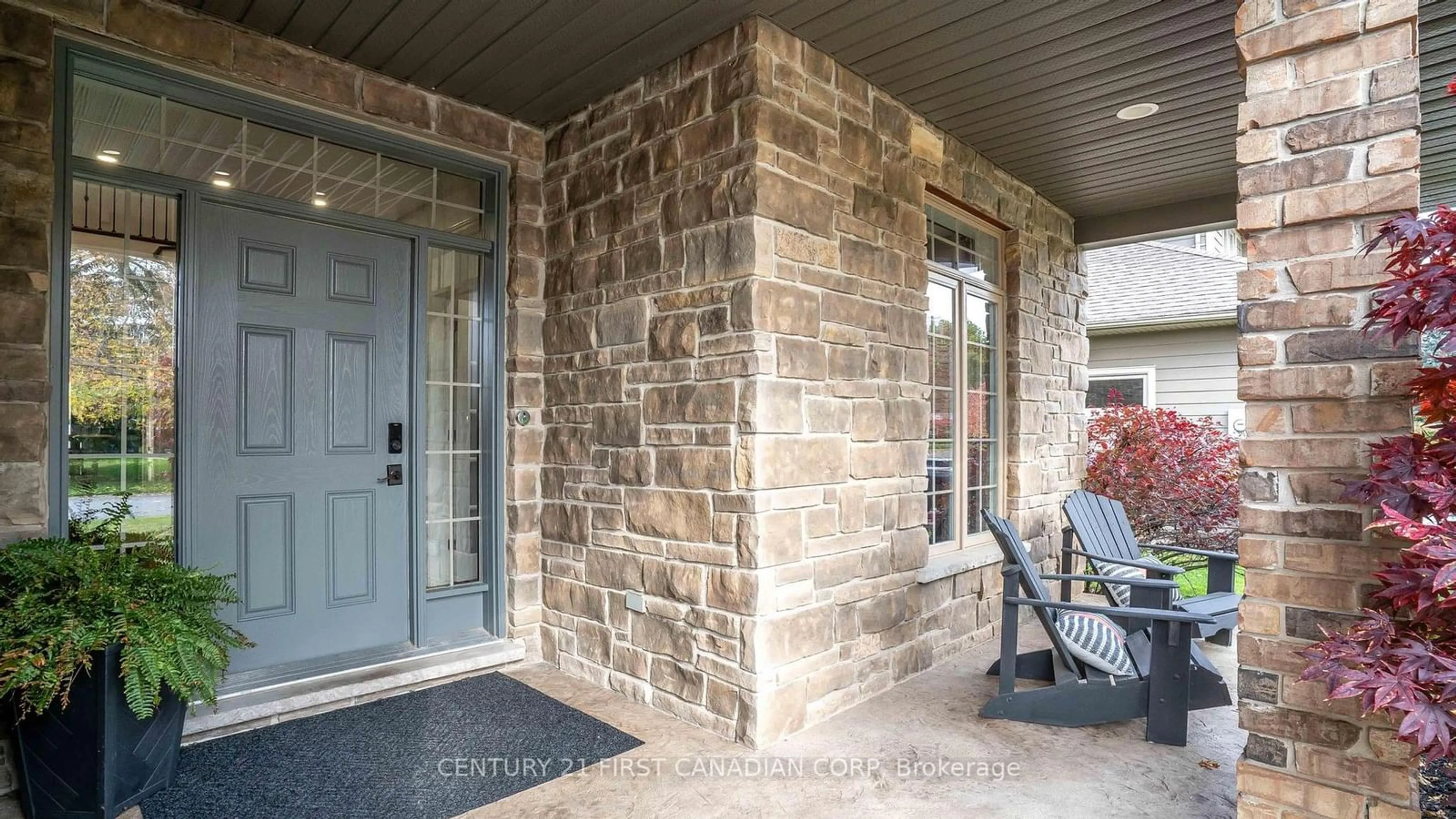 Indoor entryway, cement floor for 105 UNION Ave, Middlesex Centre Ontario N0L 1R0