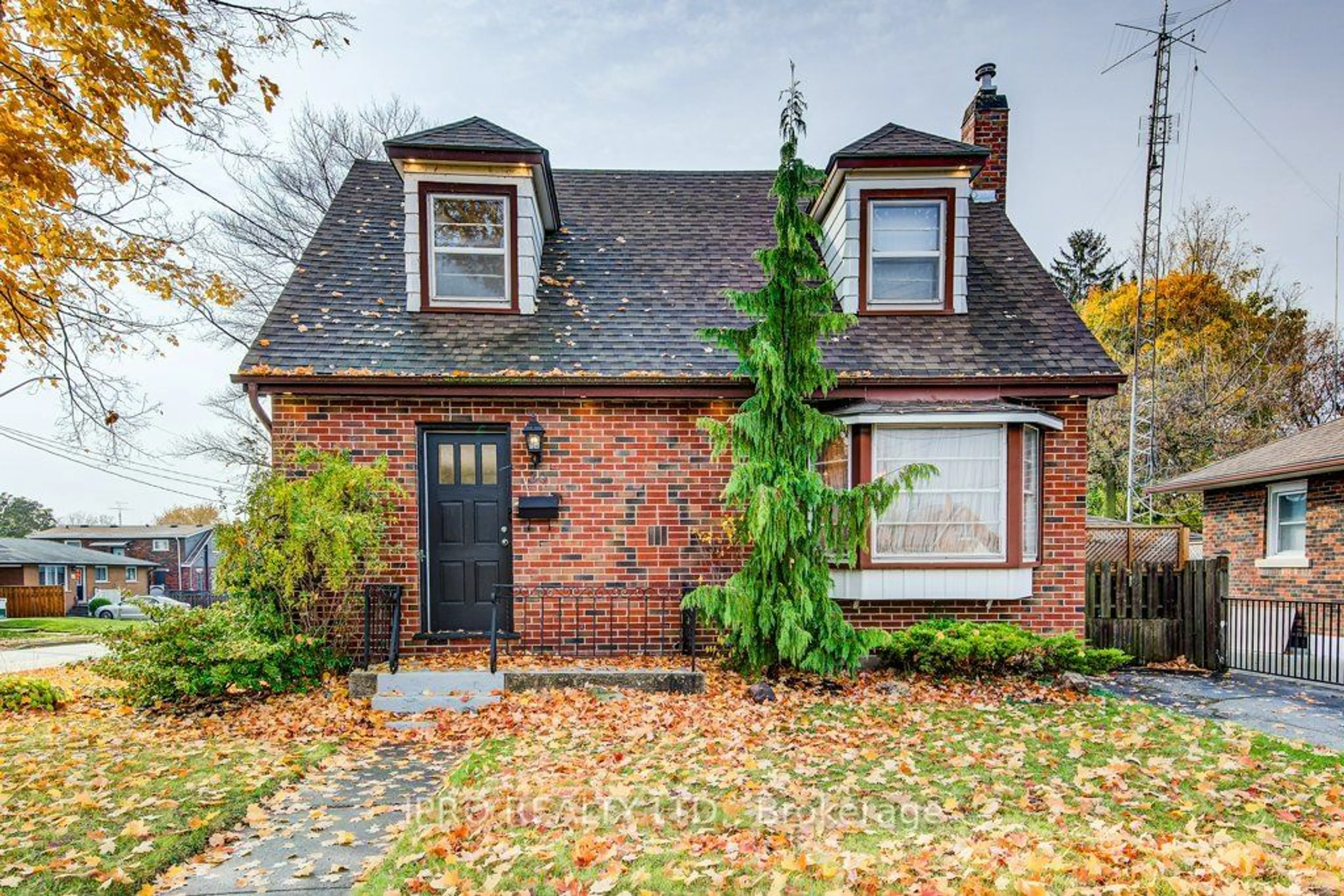 Home with brick exterior material for 30 Elgin St, Cambridge Ontario N1R 5G9