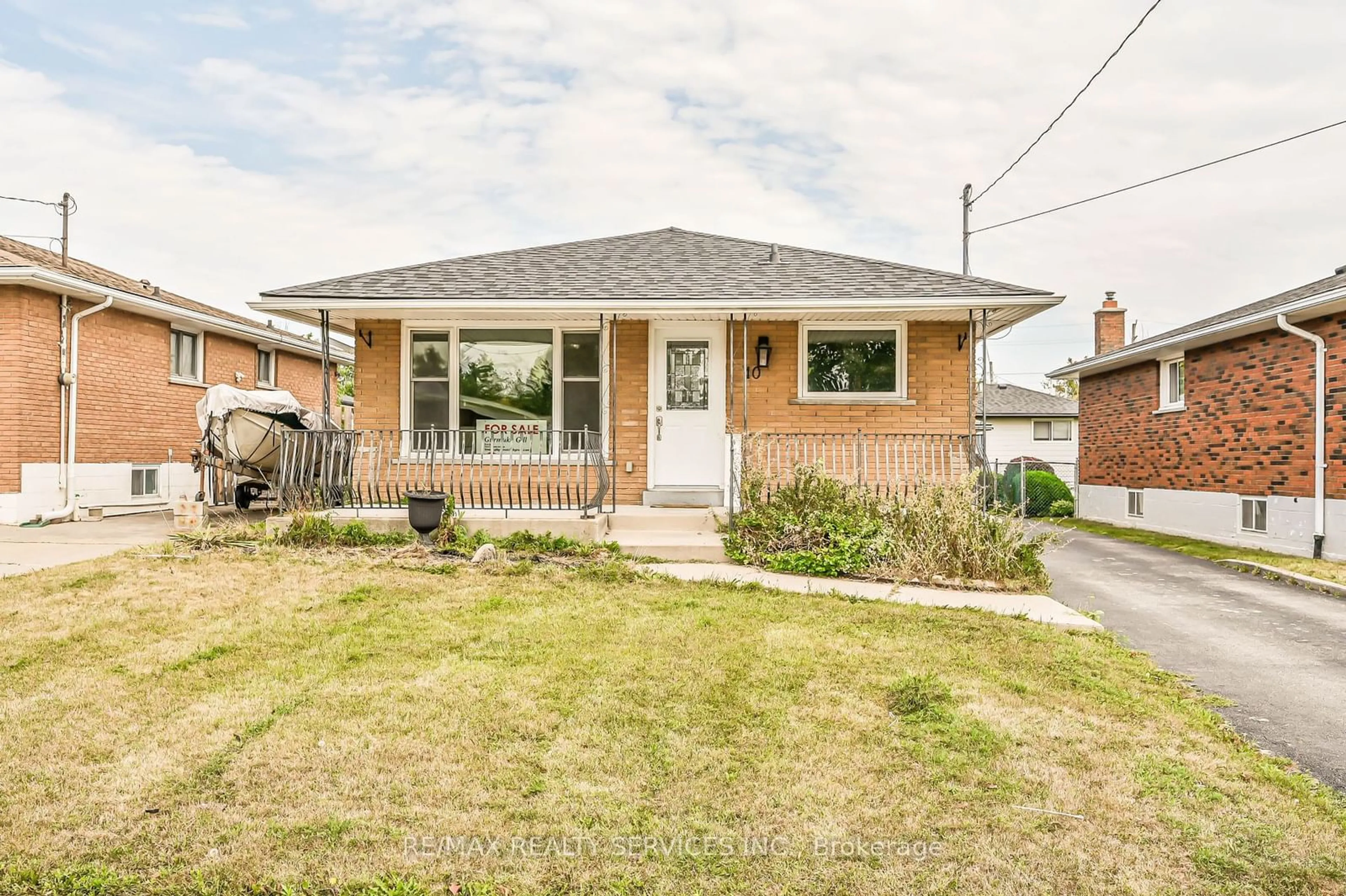 Frontside or backside of a home, cottage for 10 Windrush Cres, Hamilton Ontario L8V 2K8