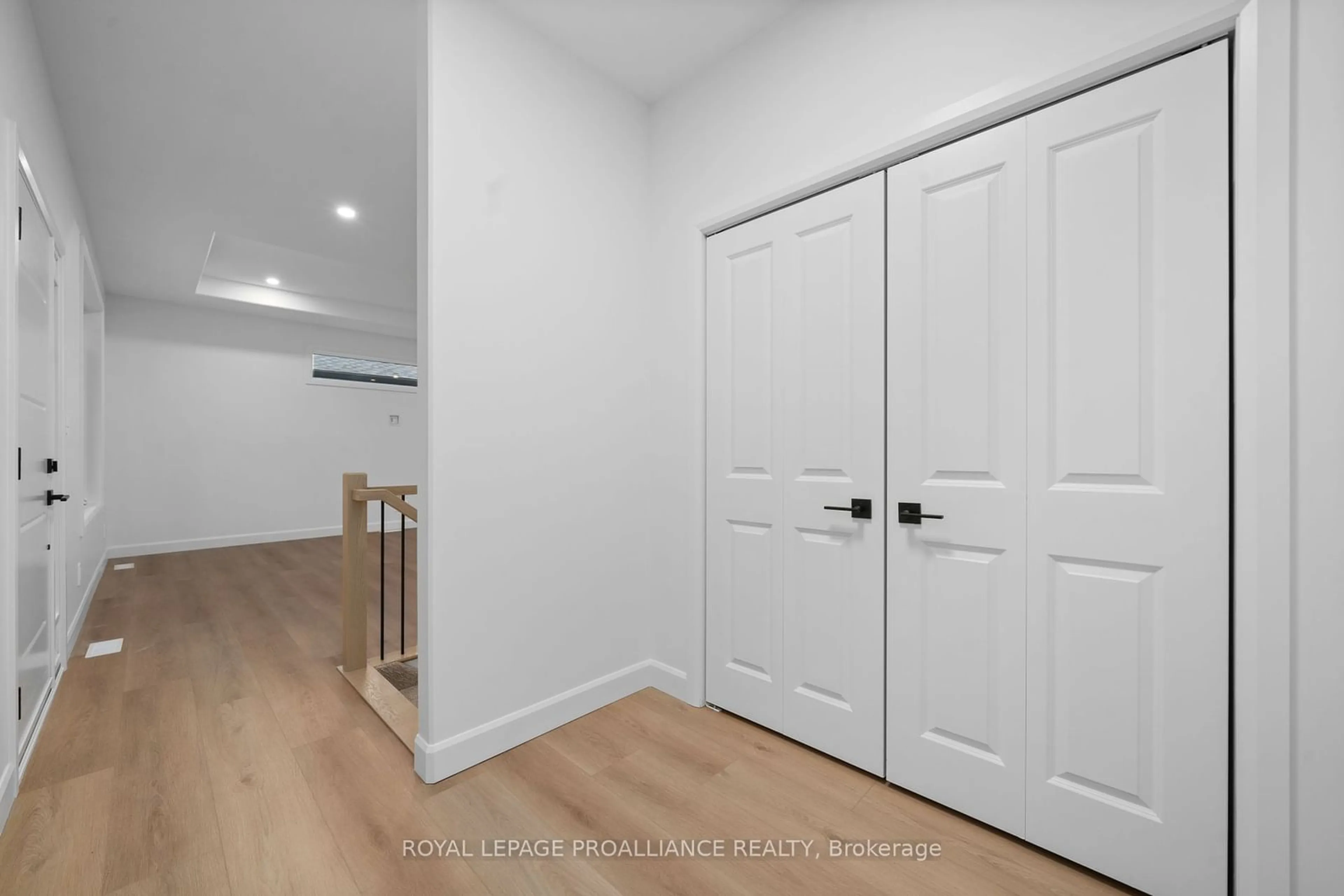 Indoor entryway, wood floors for 23 Schmidt Way, Quinte West Ontario K8V 0L5