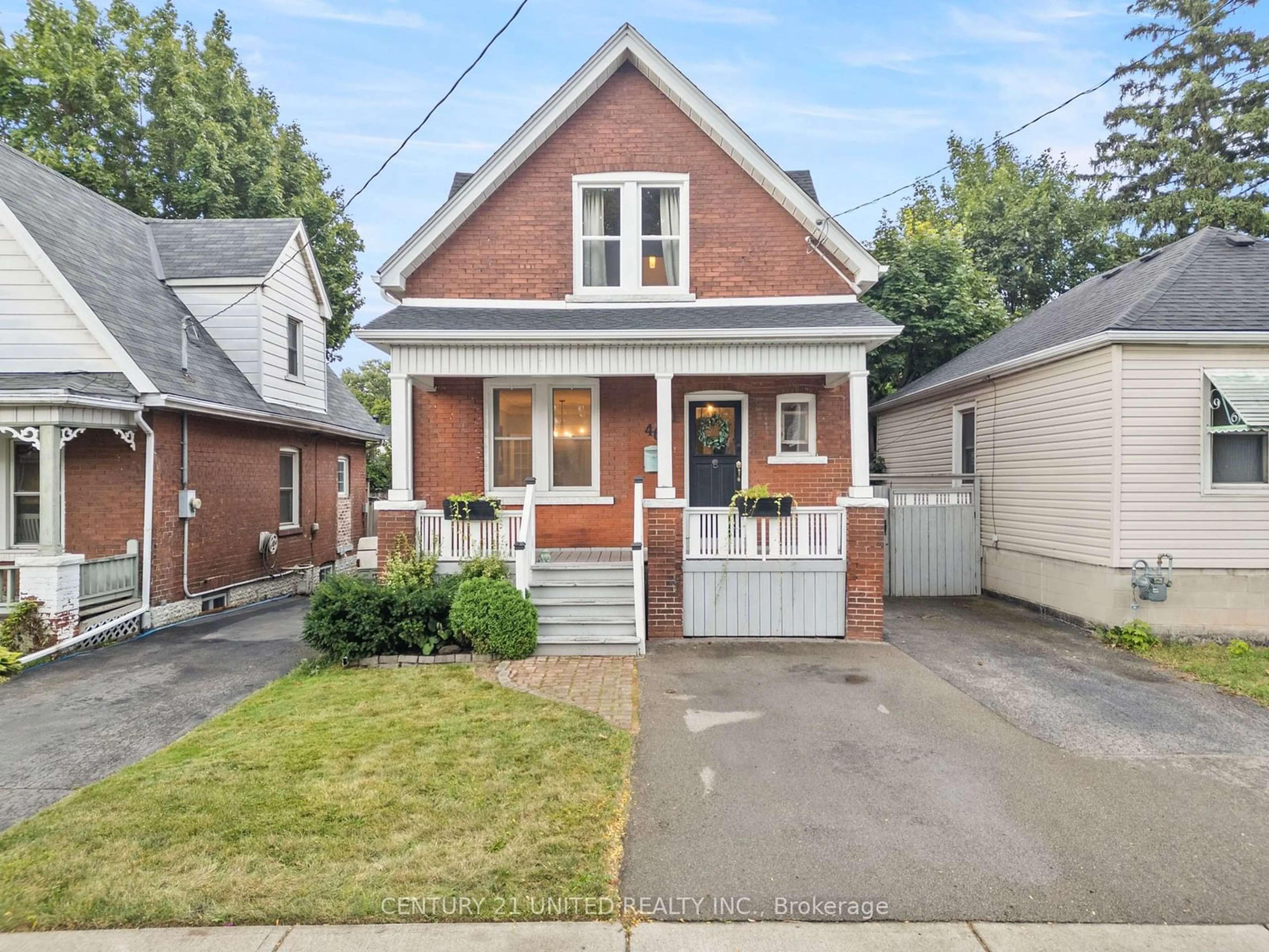 Frontside or backside of a home, the street view for 46 Province St, Hamilton Ontario L8H 4H4