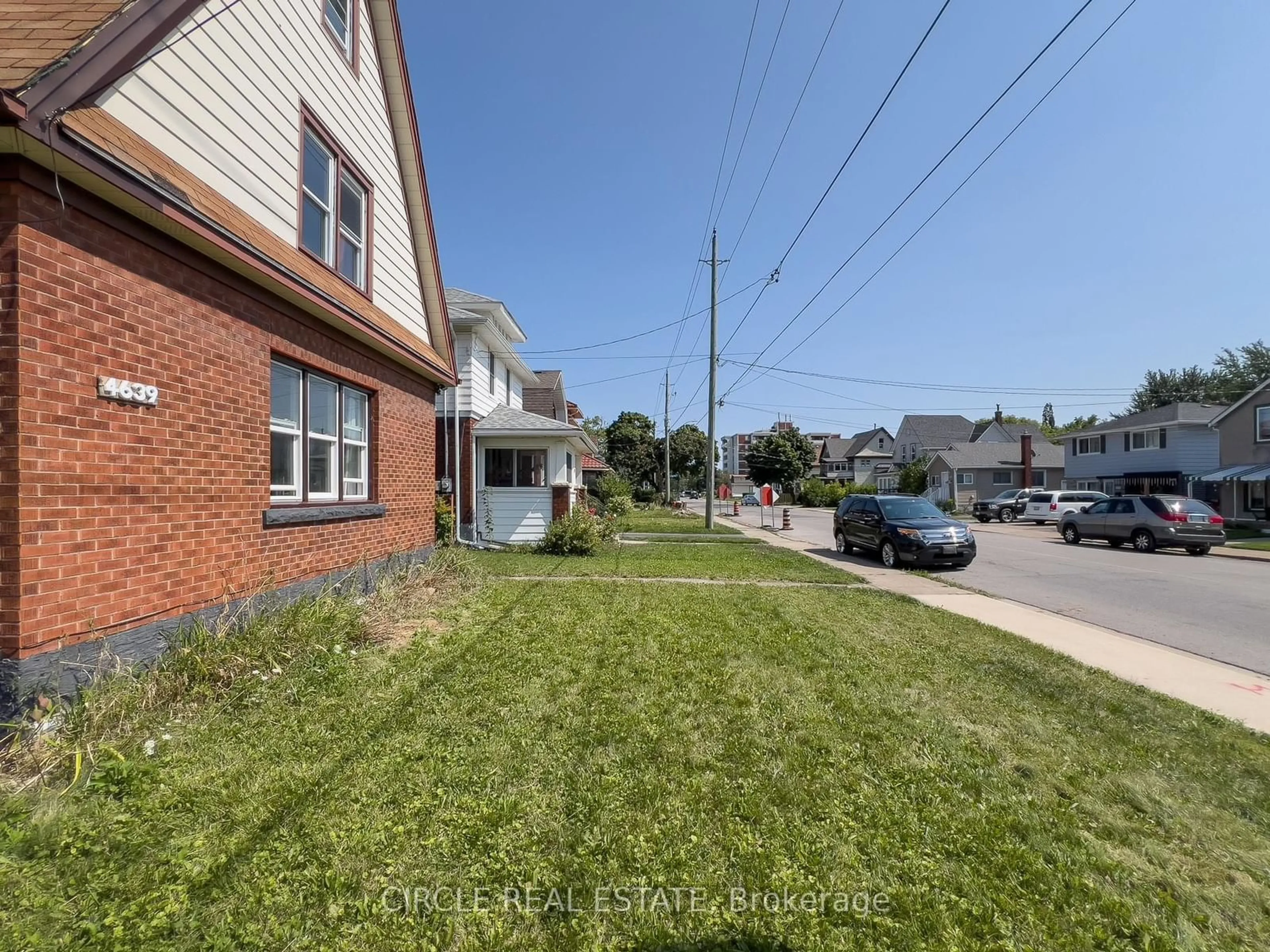 Frontside or backside of a home, the street view for 4639 Simcoe St, Niagara Falls Ontario L2E 1V4