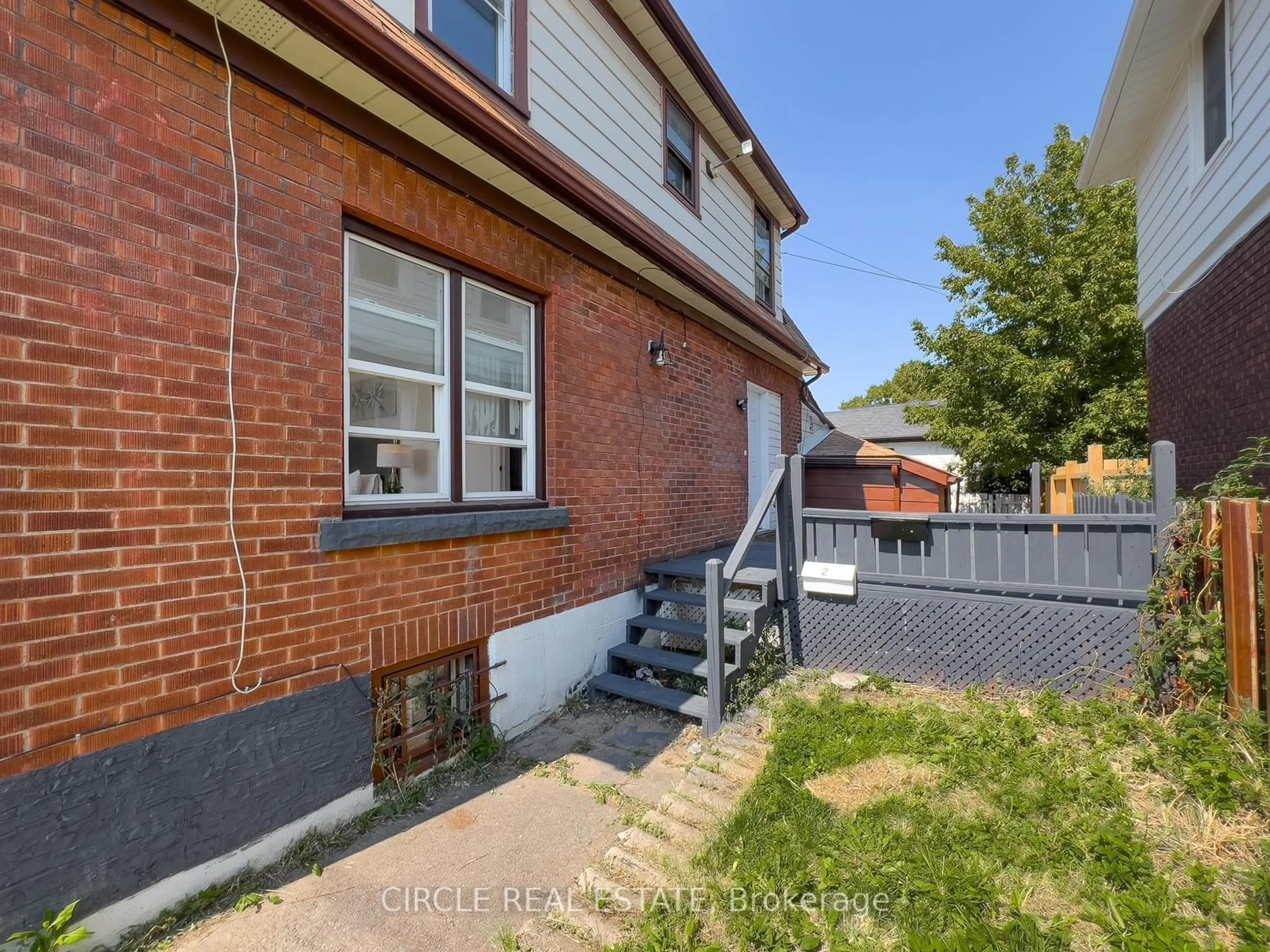 Home with brick exterior material for 4639 Simcoe St, Niagara Falls Ontario L2E 1V4