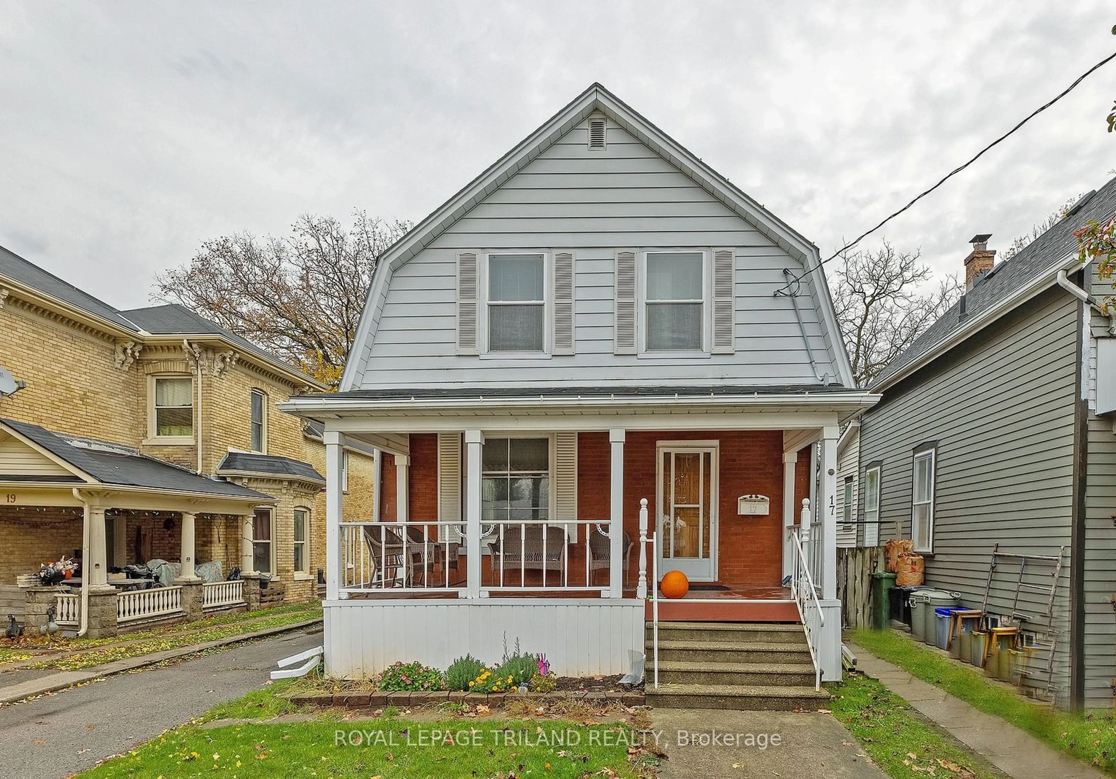 Frontside or backside of a home, the street view for 17 Balaclava St, St. Thomas Ontario N5P 3E3