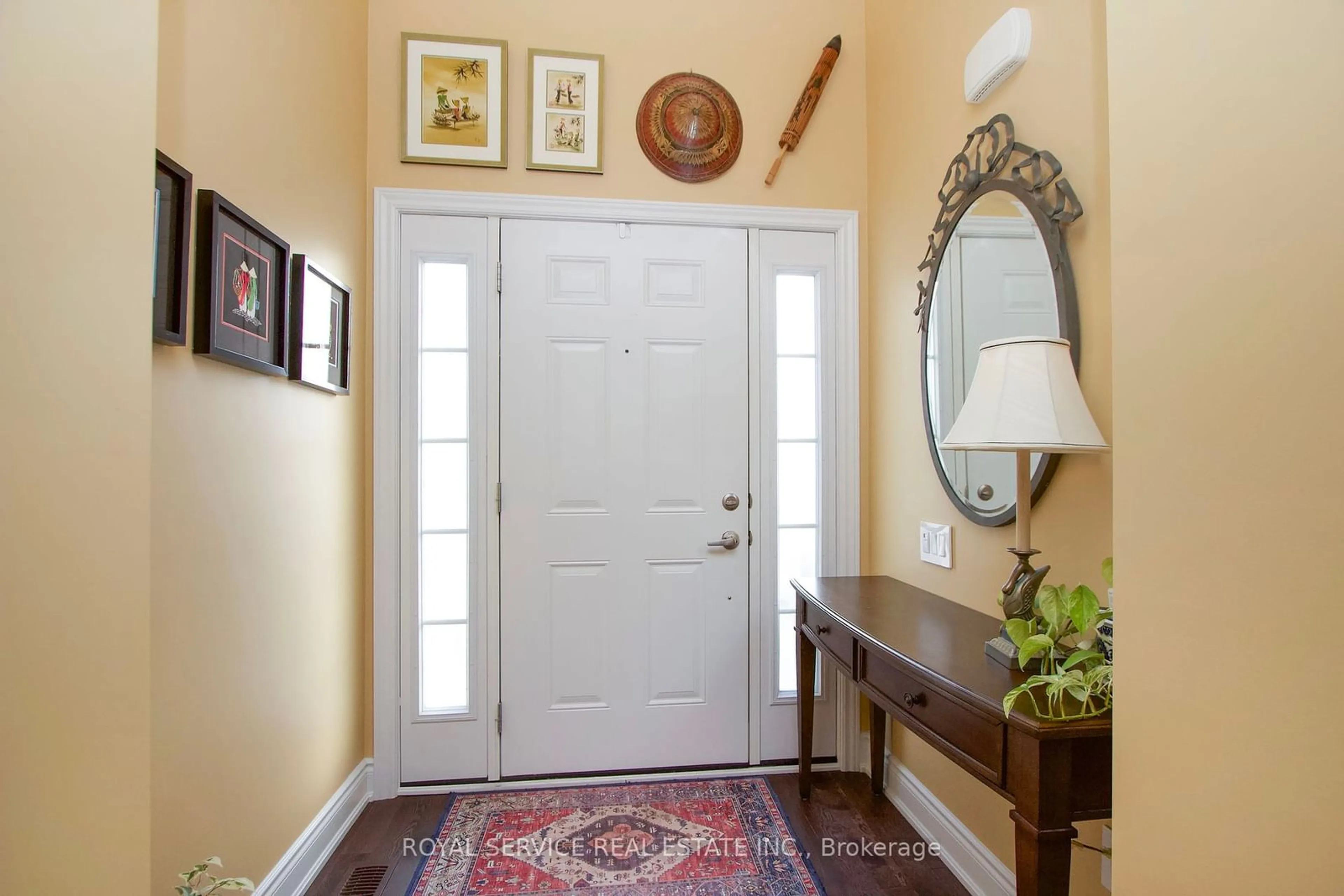 Indoor entryway, wood floors for 934 Ernest Allen Blvd, Cobourg Ontario K9A 2C8