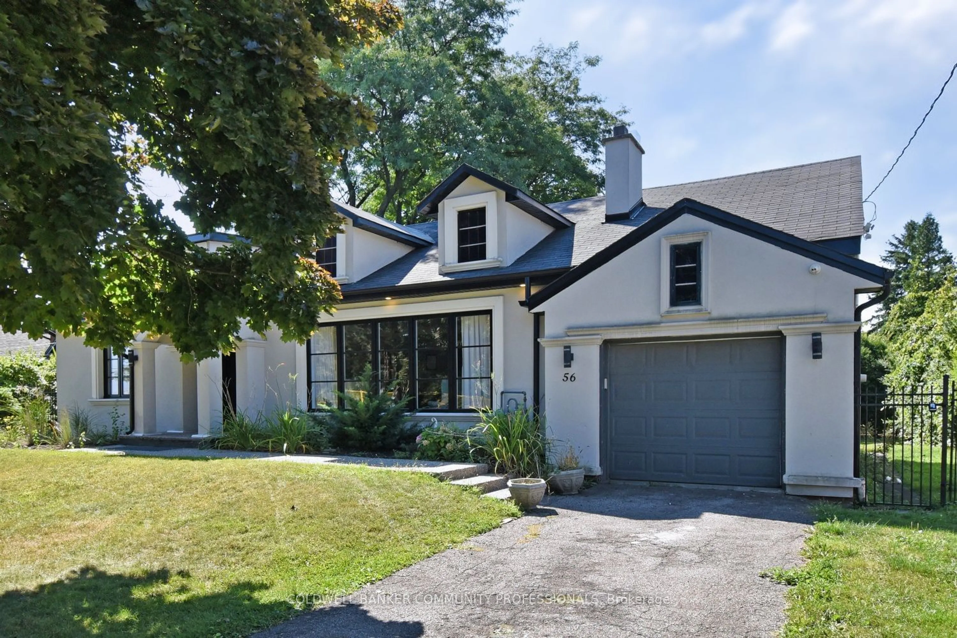 Frontside or backside of a home, cottage for 56 Mountain Brow Blvd, Hamilton Ontario L8T 1A4