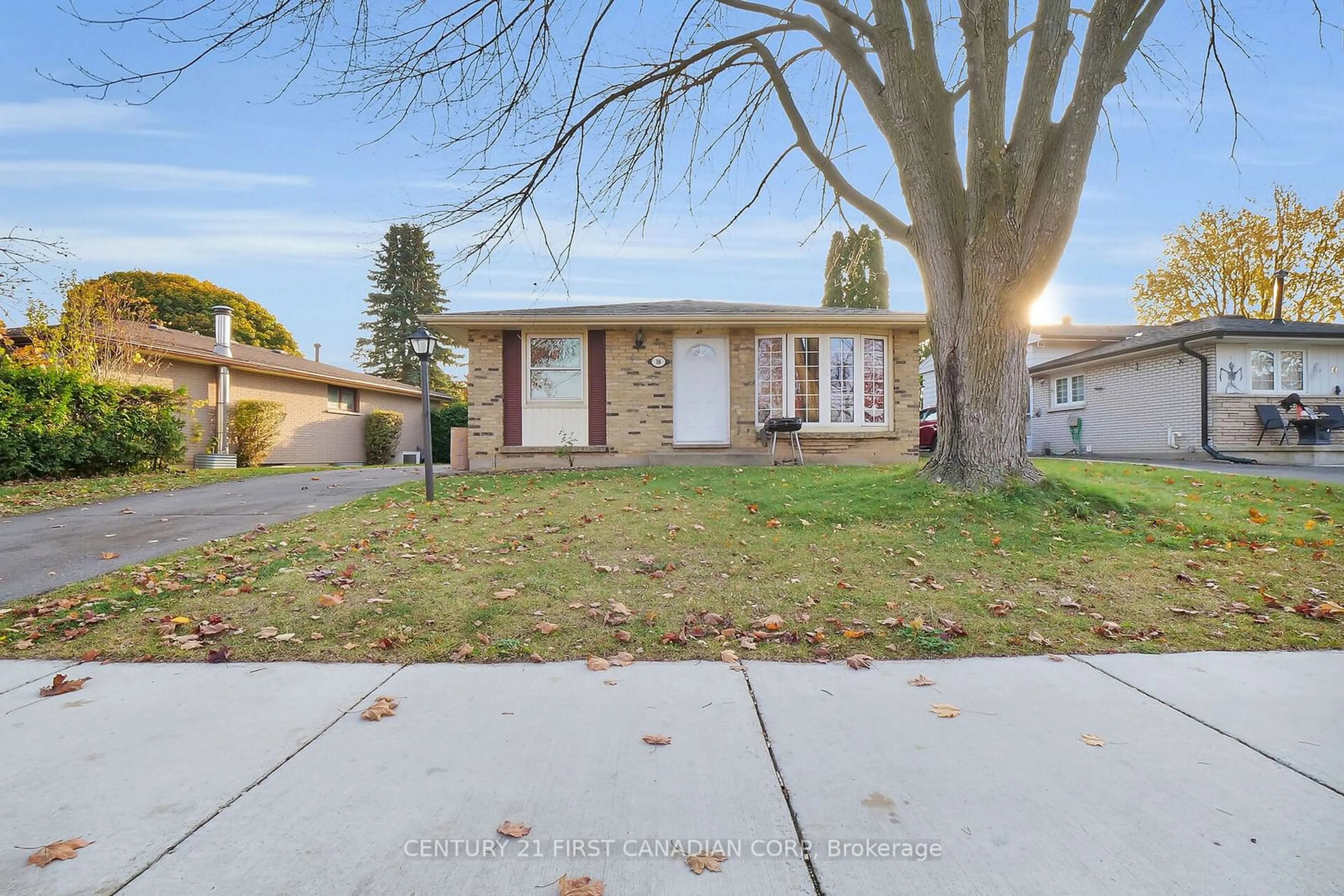 A pic from exterior of the house or condo, the street view for 18 Jena Cres, London Ontario N5V 1L4