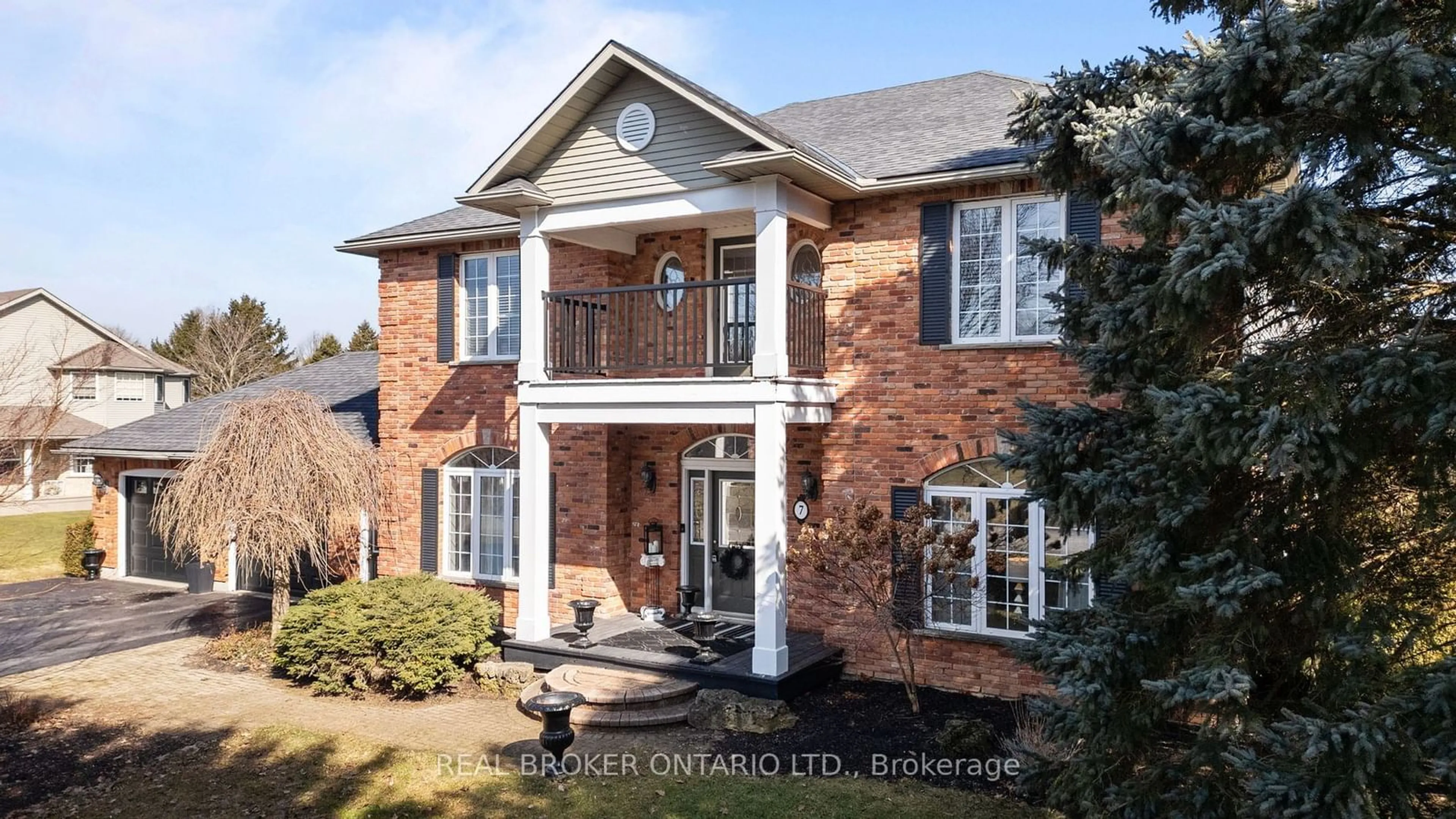 Home with brick exterior material for 8670 Crayton Crt, North Perth Ontario N0G 1Y0