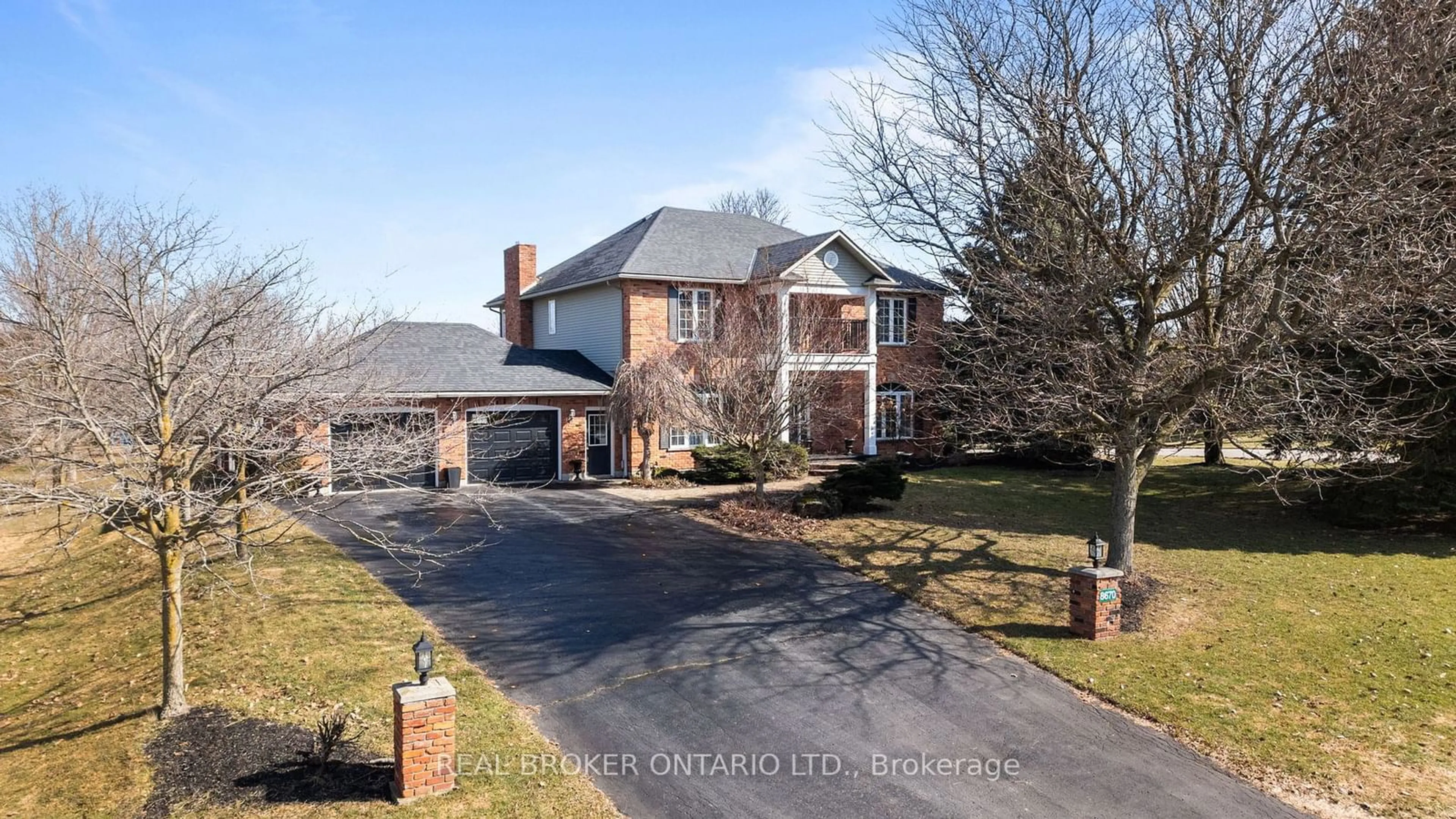 A pic from exterior of the house or condo, the street view for 8670 Crayton Crt, North Perth Ontario N0G 1Y0